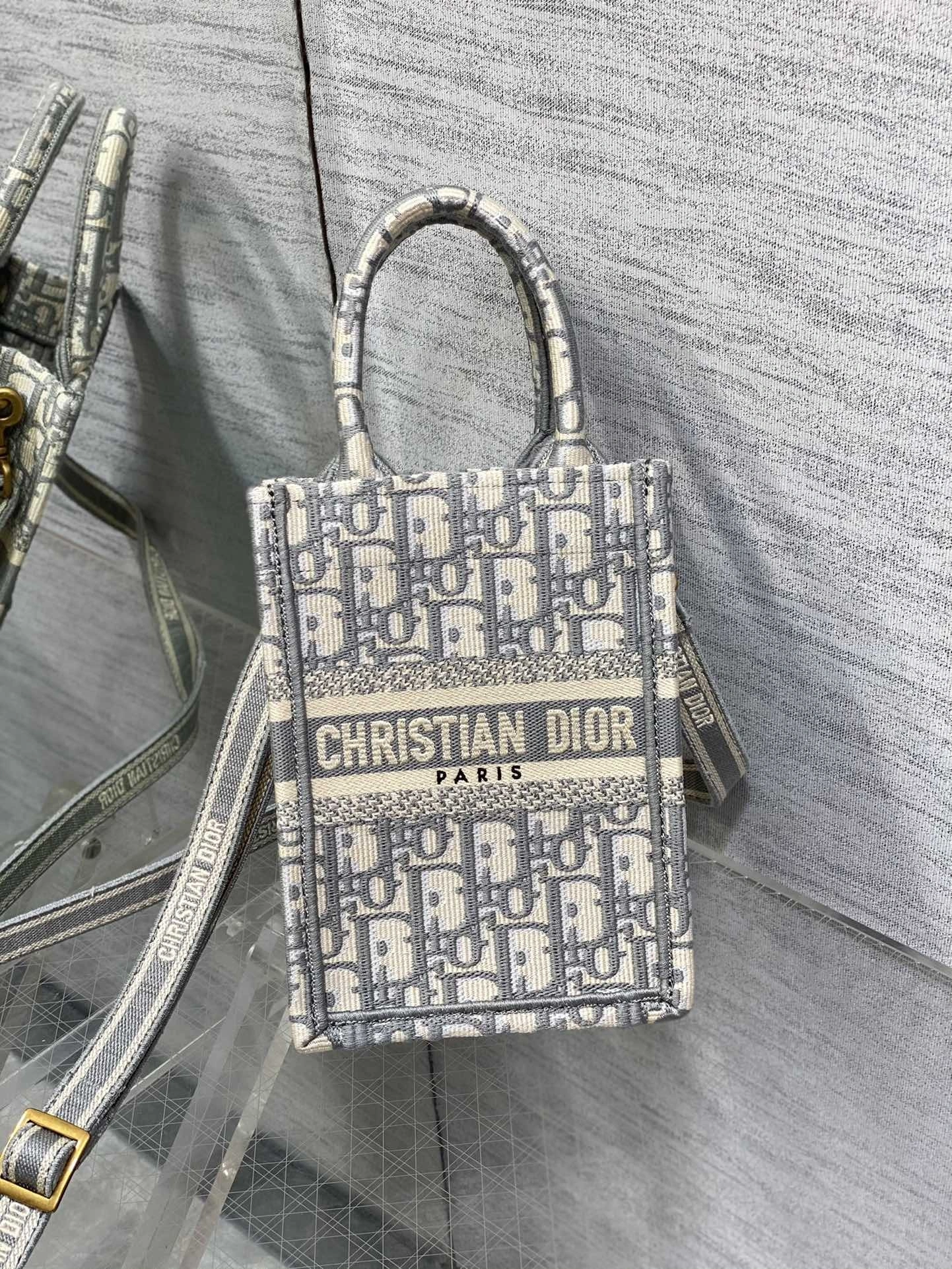 MOMO- 4ior S5555CRIW-M932 Tote mini high quality version item：E-B350I2471