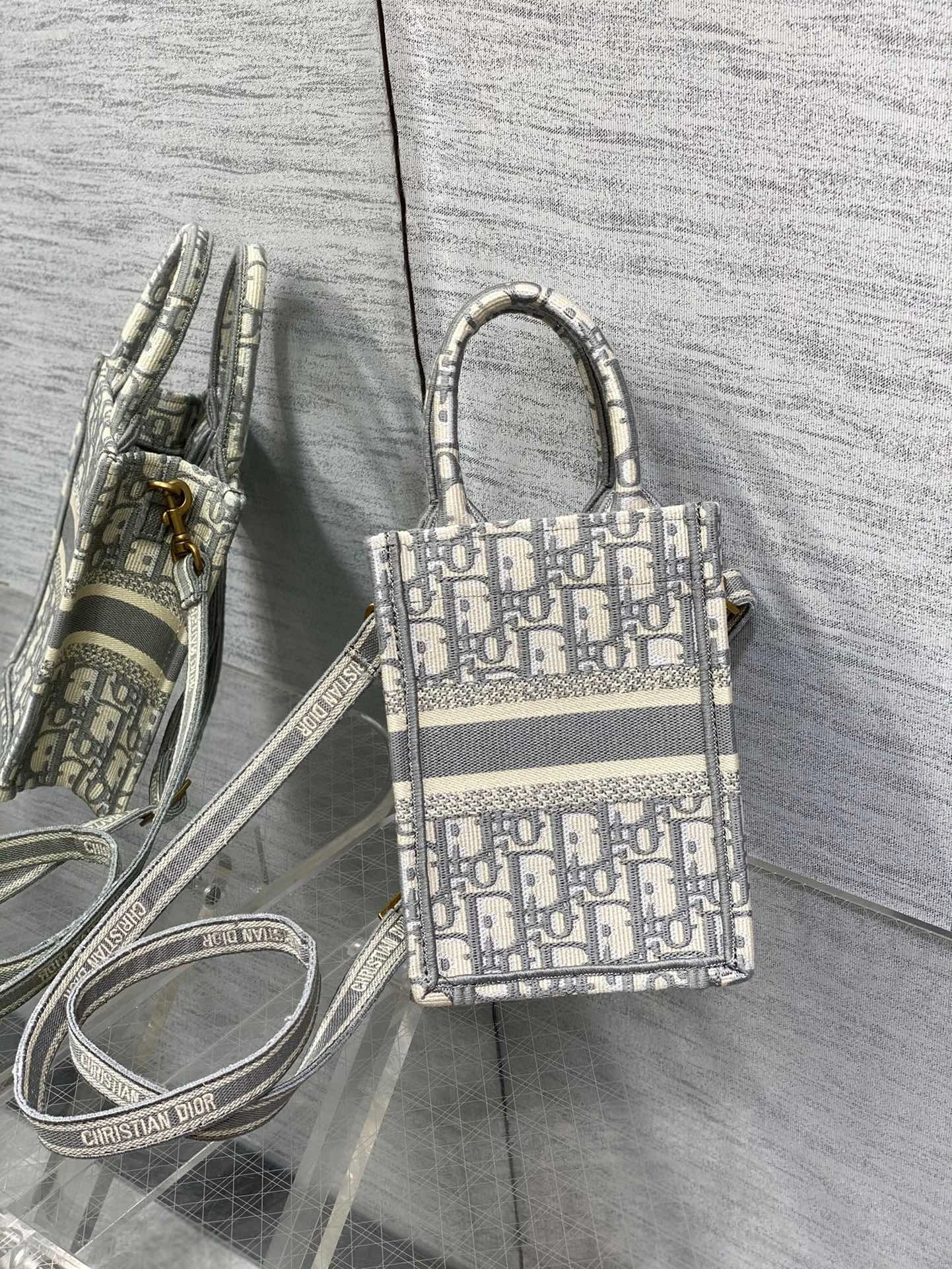 MOMO- 4ior S5555CRIW-M932 Tote mini high quality version item：E-B350I2471