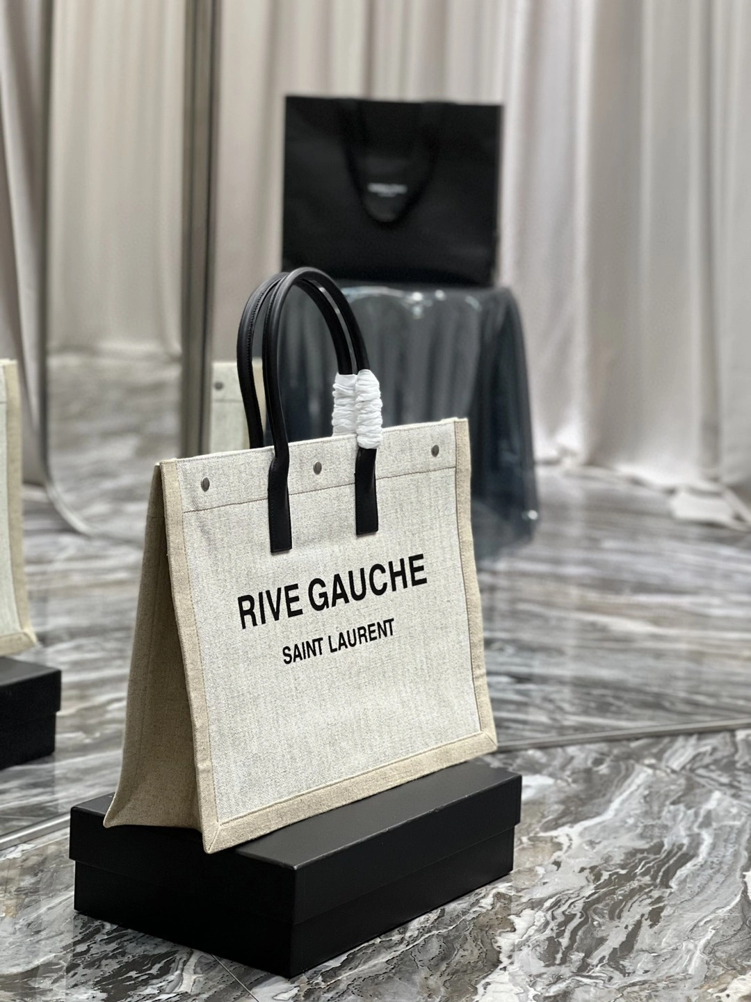 MOMO- 5094159J52E9280 Rive Gauche item : B-B597E1442W