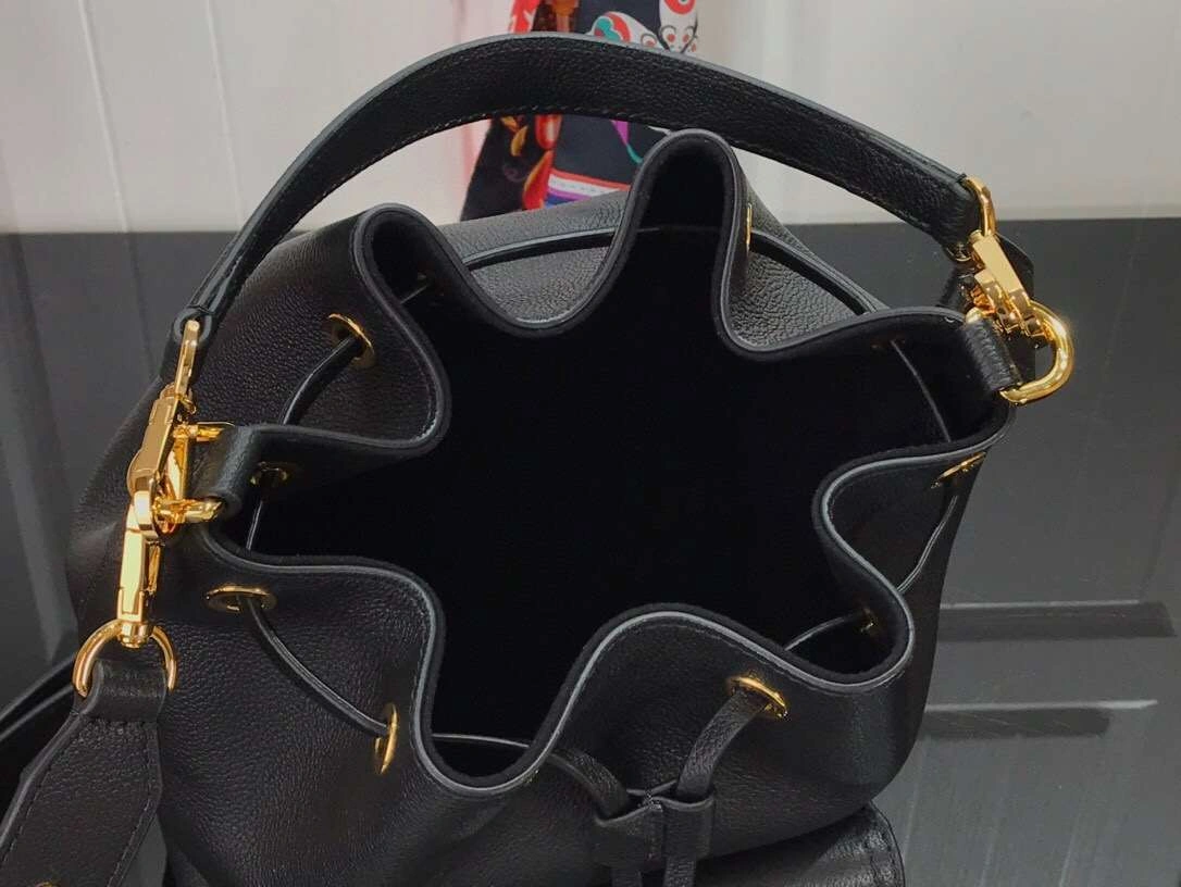 *MOMO- 57587 Calfskin item :174B85E0736
