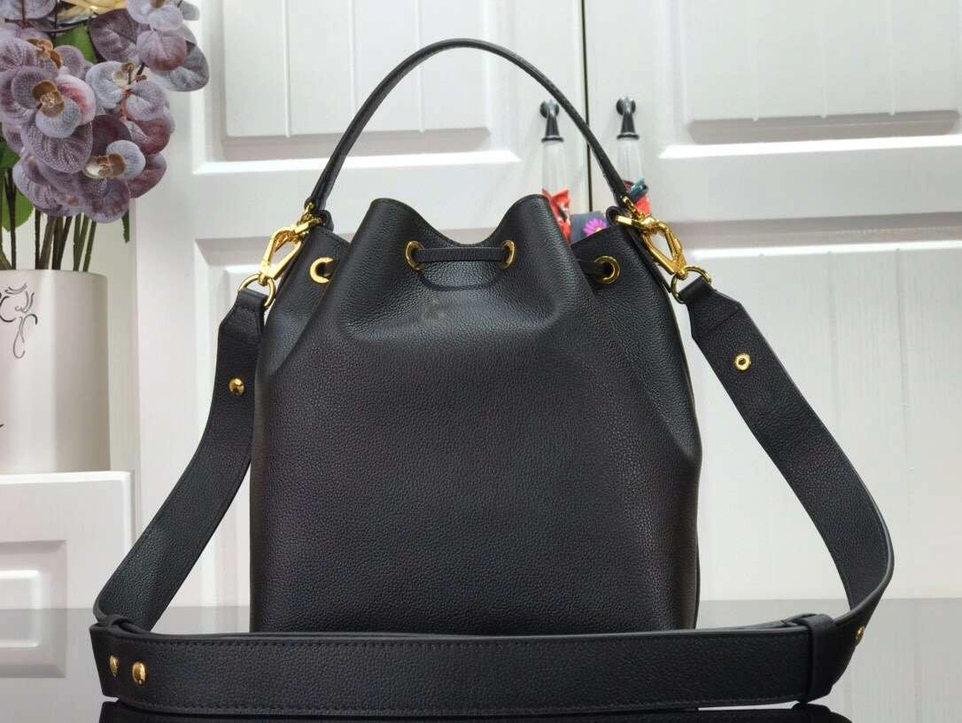 *MOMO- 57587 Calfskin item :174B85E0736