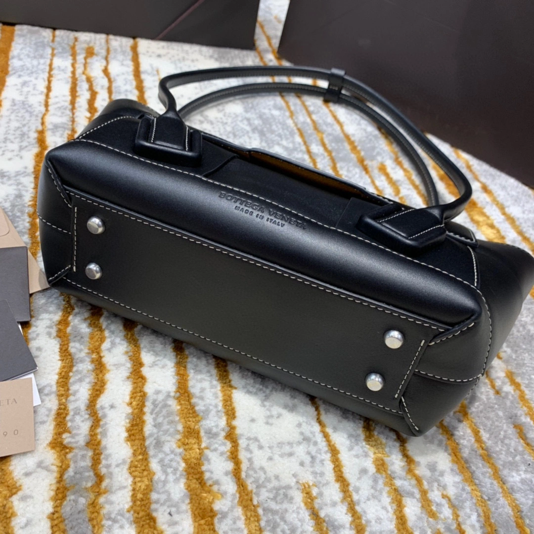 MOMO- 575943VMAP11229 The Arco 33 calfskin item：B-B598E2340C