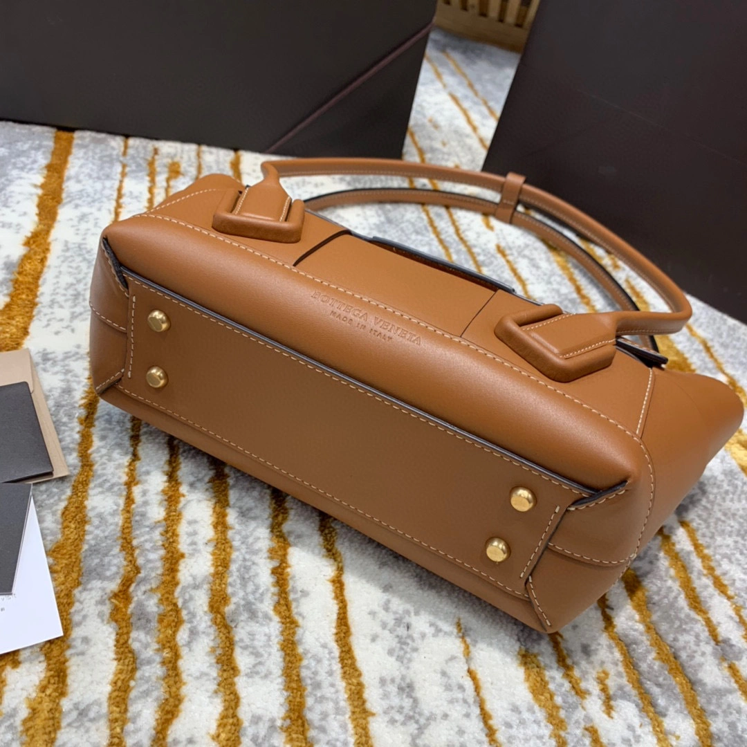 MOMO- 575943VMAP19830 The Arco calfskin item：B-B000E2339C