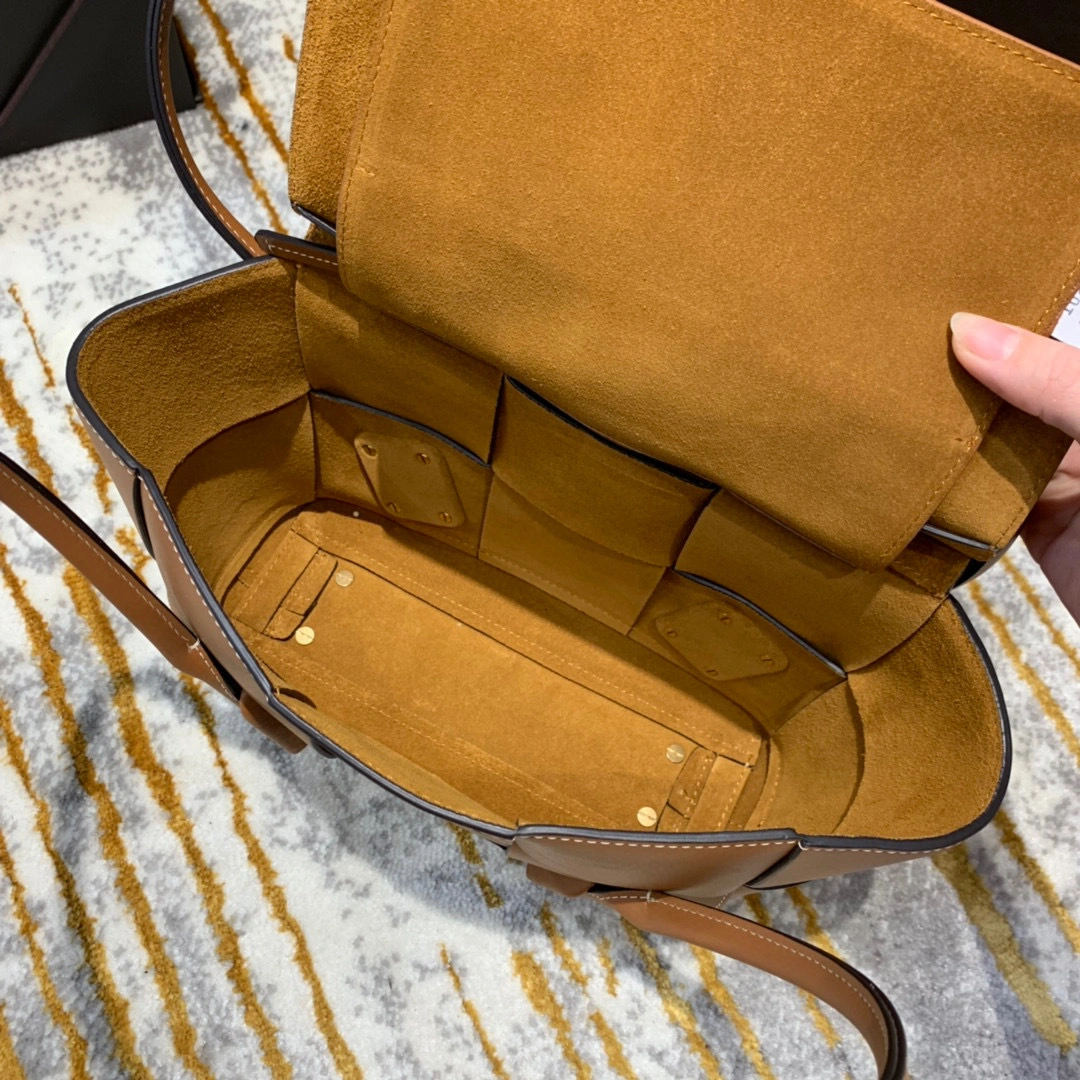 MOMO- 575943VMAP19830 The Arco calfskin item：B-B000E2339C