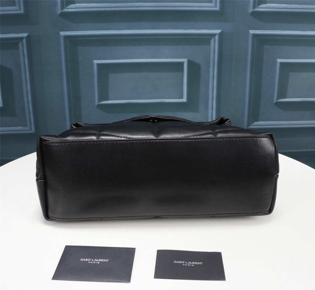 &MOMO- 577475-1EL00-1000 Lambskin item : B-B597E1414W