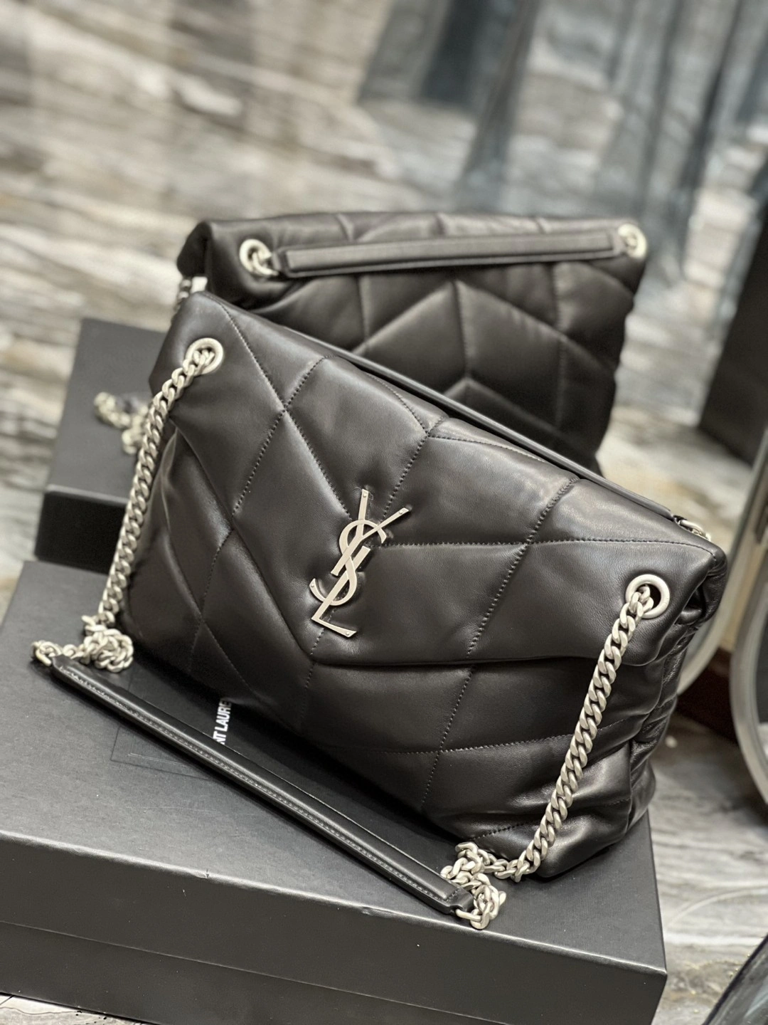 MOMO- 577475-1EL00-1000 Lambskin item : B-B597E1703W