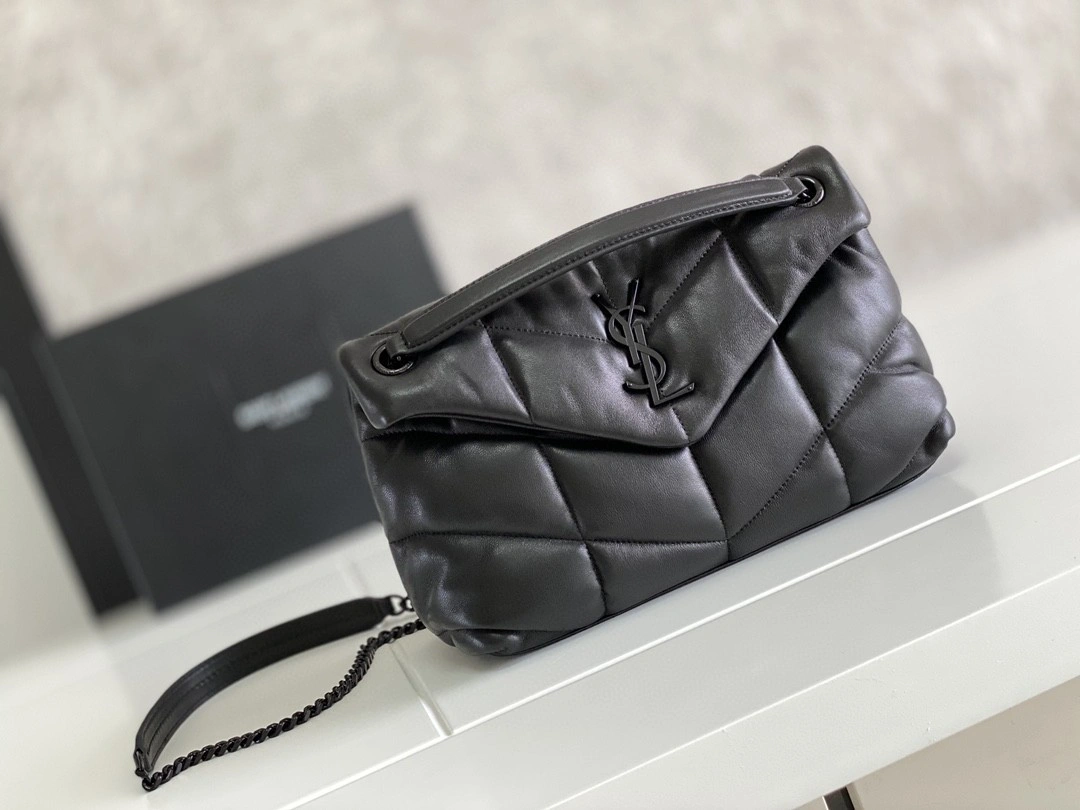 MOMO- 577476-1EL08-1000 5774761EL081000 Lambskin item : B-B597E1412W