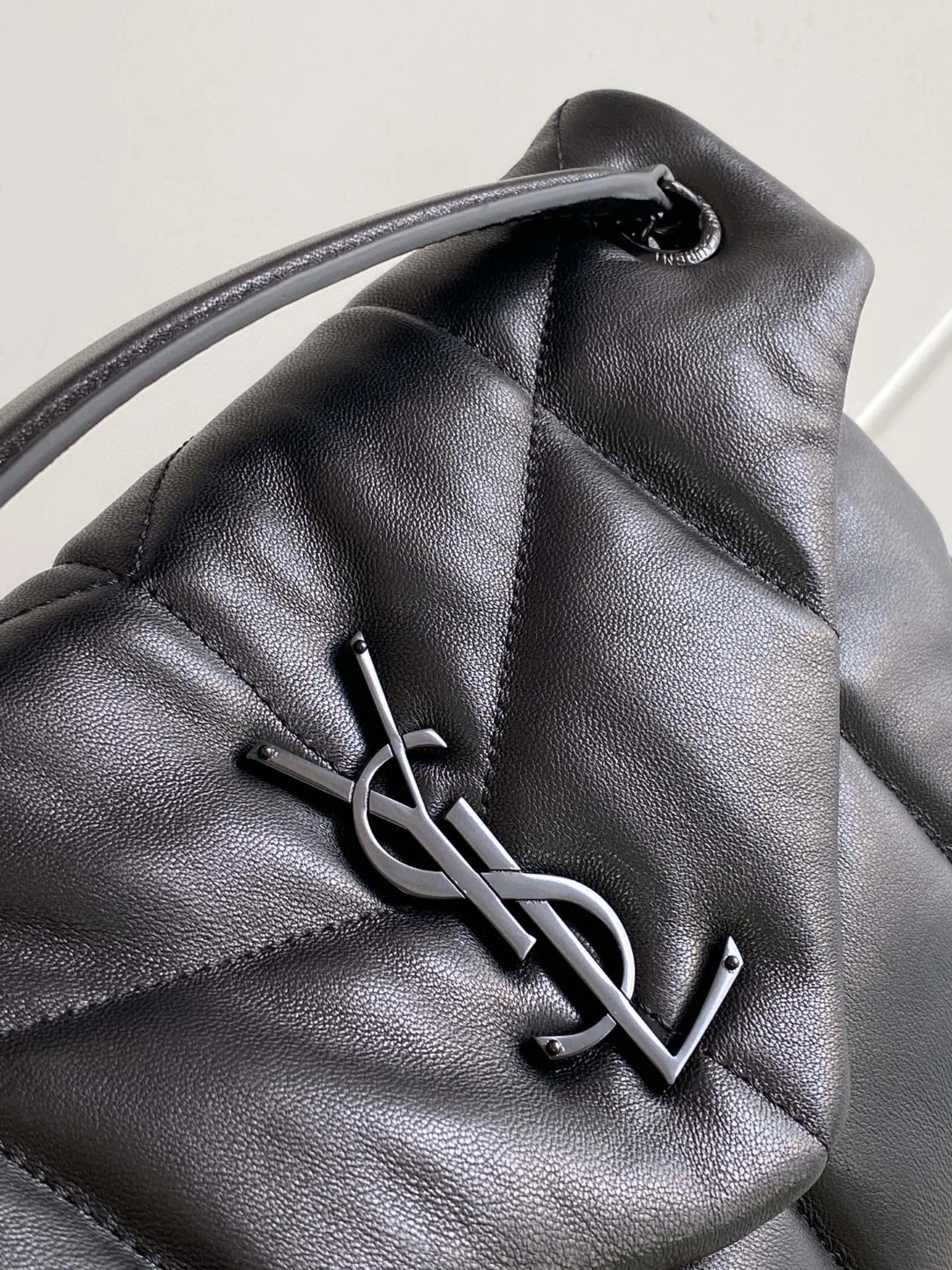 MOMO- 577476-1EL08-1000 5774761EL081000 Lambskin item : B-B597E1412W