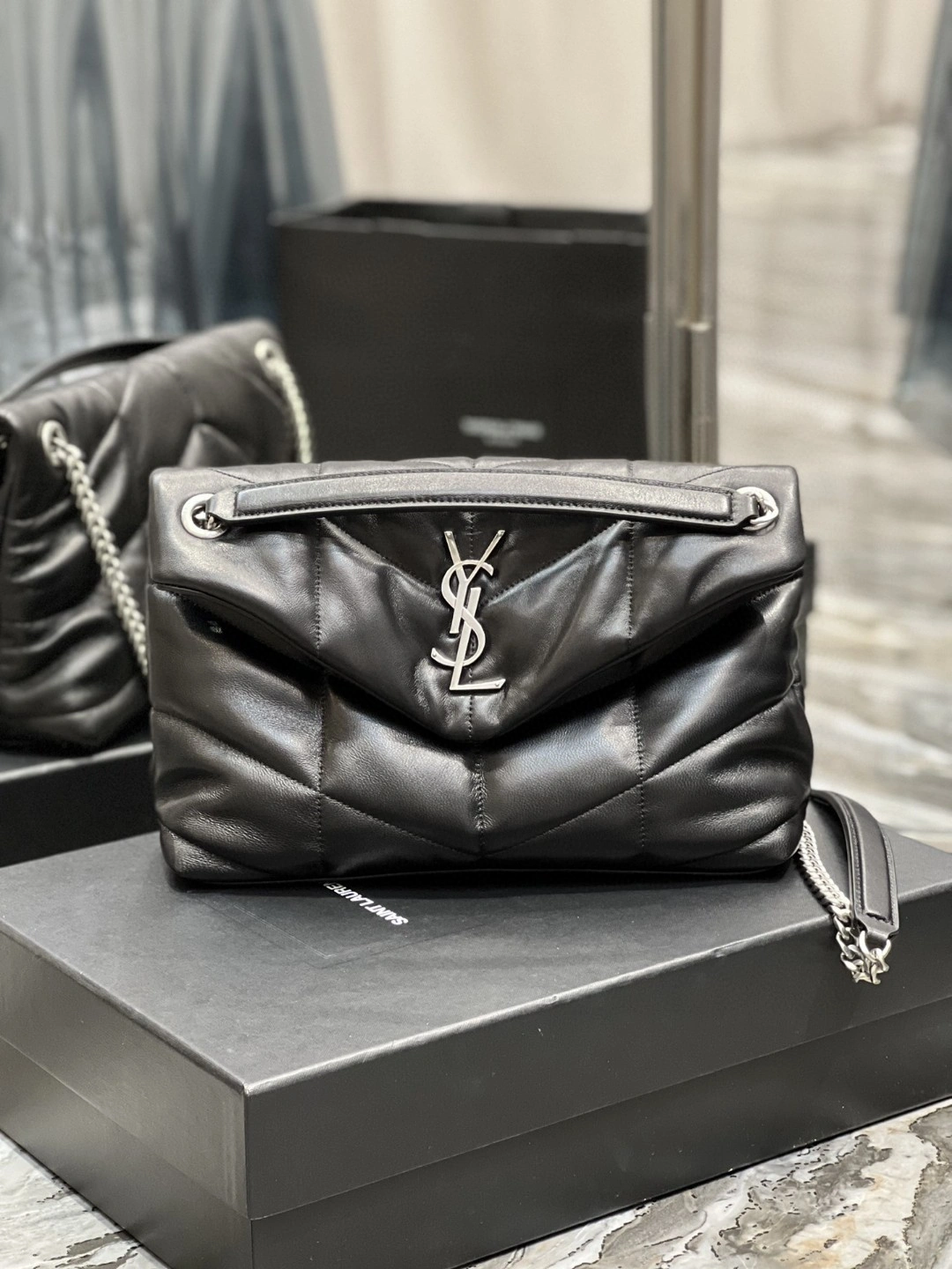MOMO- 5774761EL001000 Lambskin item : B-B597E1713W