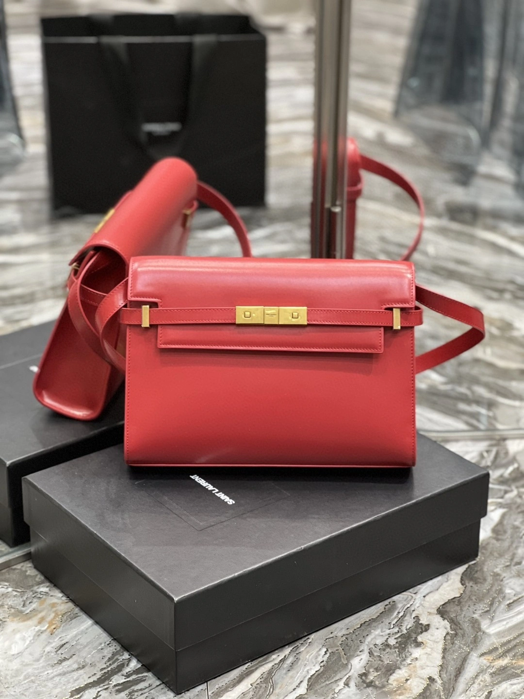 MOMO- 579271-0SX0W-6805 cowhide item : B-B597E1436W