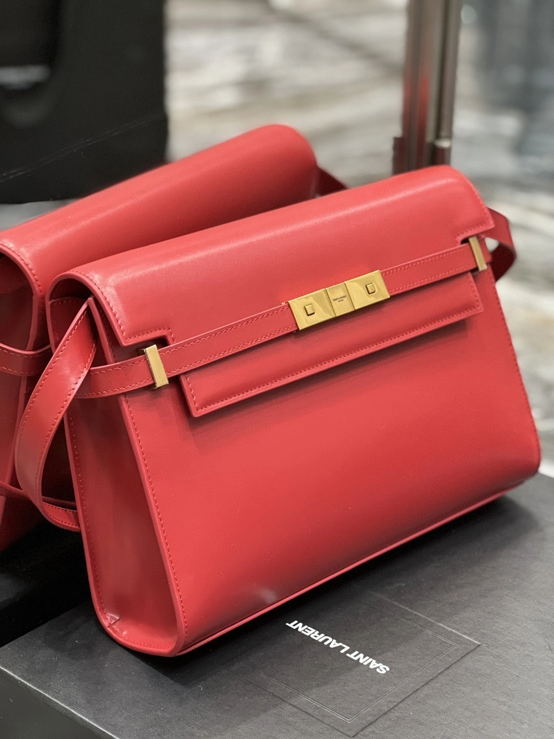 MOMO- 579271-0SX0W-6805 cowhide item : B-B597E1436W