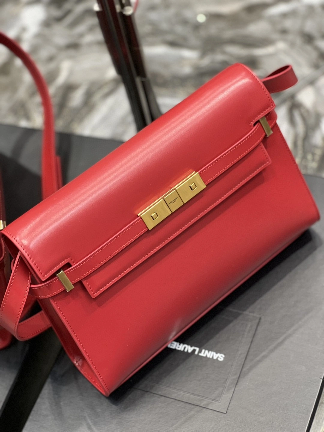 MOMO- 579271-0SX0W-6805 cowhide item : B-B597E1436W