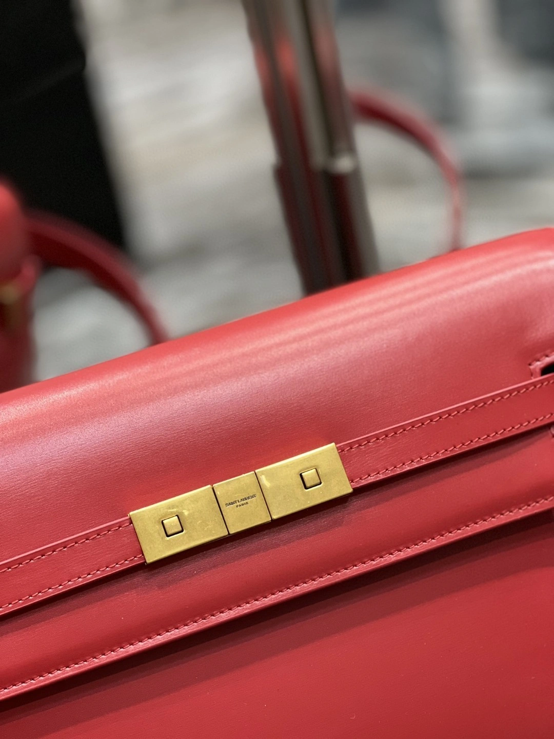 MOMO- 579271-0SX0W-6805 cowhide item : B-B597E1436W