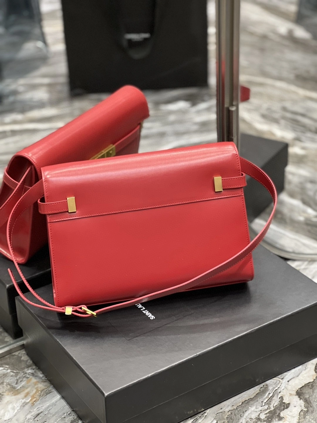MOMO- 579271-0SX0W-6805 cowhide item : B-B597E1436W