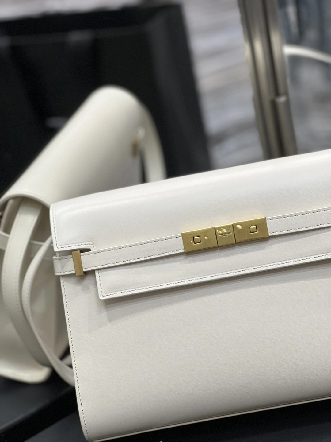 MOMO- 579271-0SX0W-9207 Manhattan item : B-B597E1417W