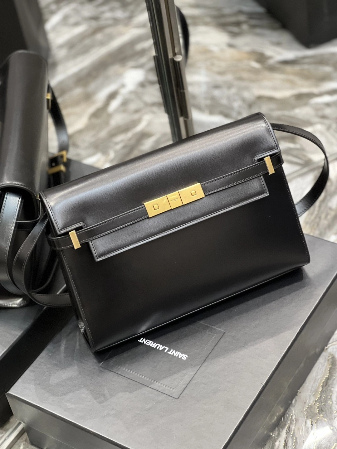 &MOMO- 5792710SX0W1000 Manhattan item : B-B597E1416W