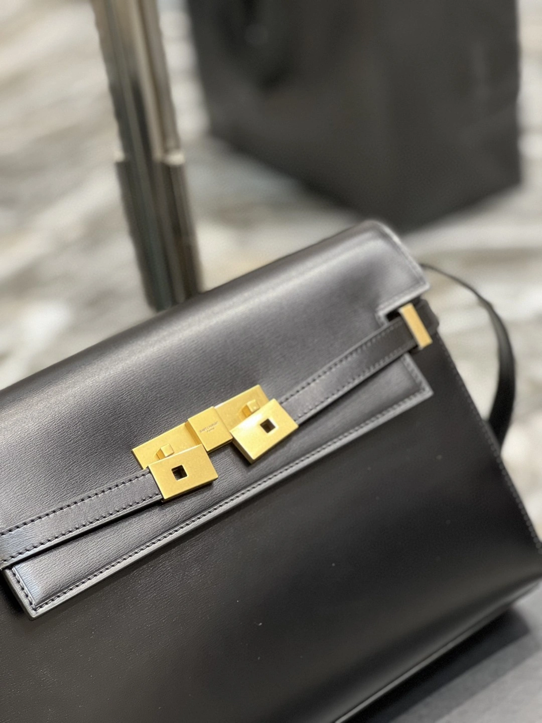 &MOMO- 5792710SX0W1000 Manhattan item : B-B597E1416W