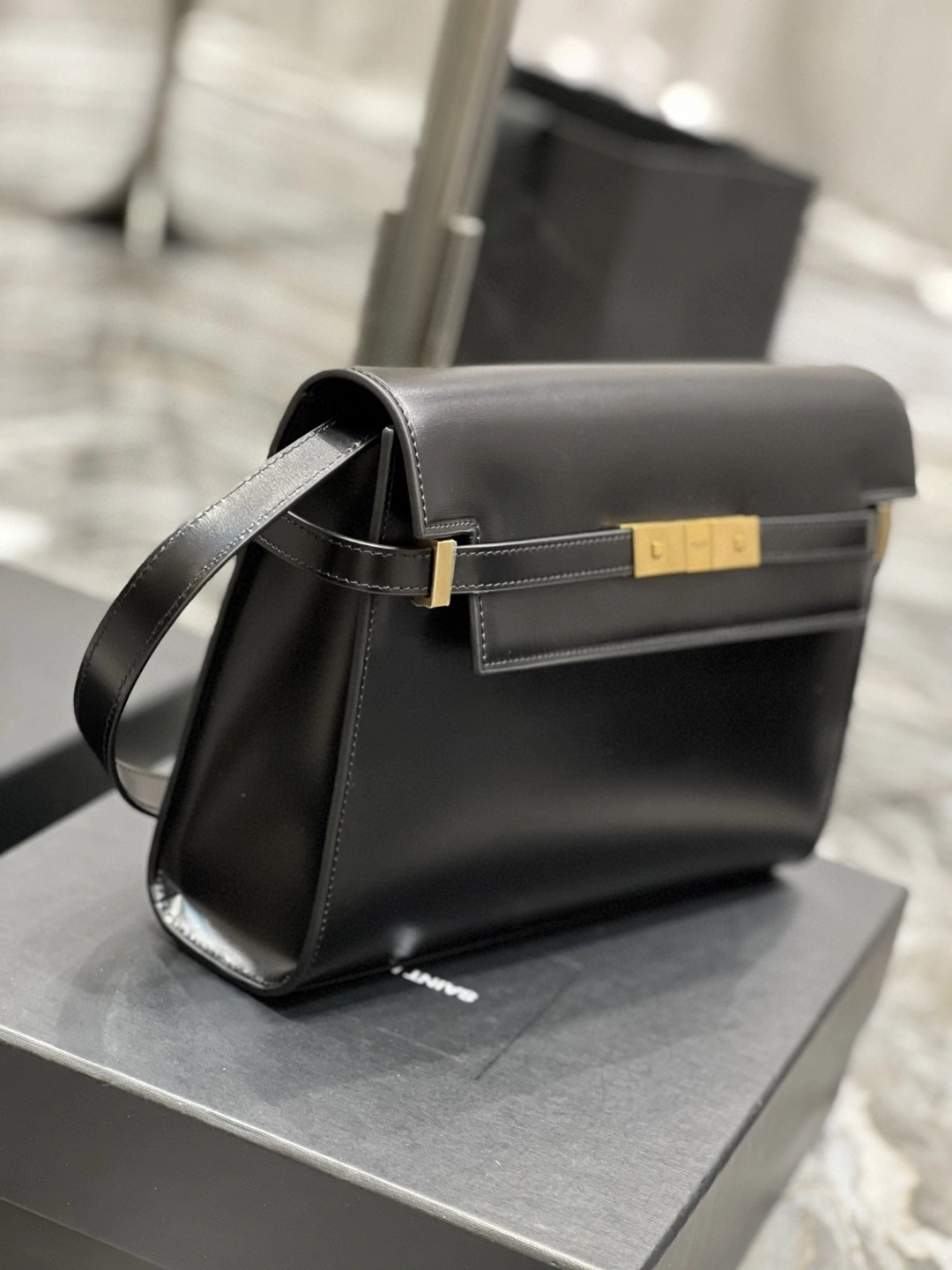 &MOMO- 5792710SX0W1000 Manhattan item : B-B597E1416W