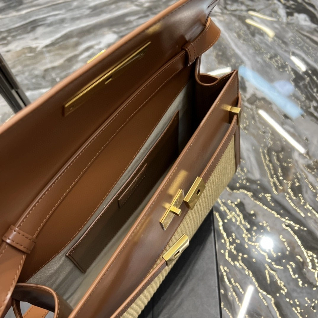 MOMO- 57927124Z1W9767 cowhide item : B-B597E1432W