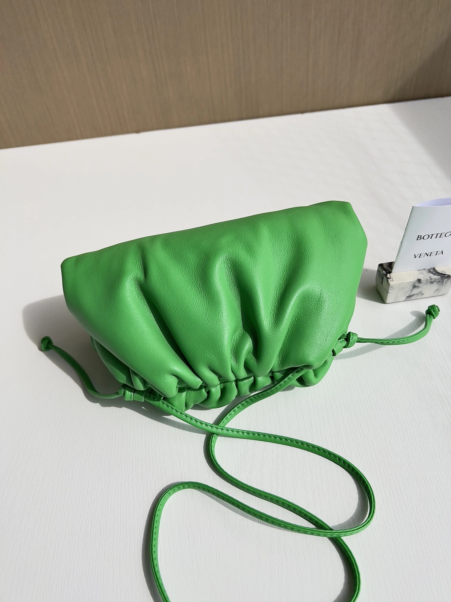 MOMO- 585852-VCP40-3724 item：C-B063G2019R