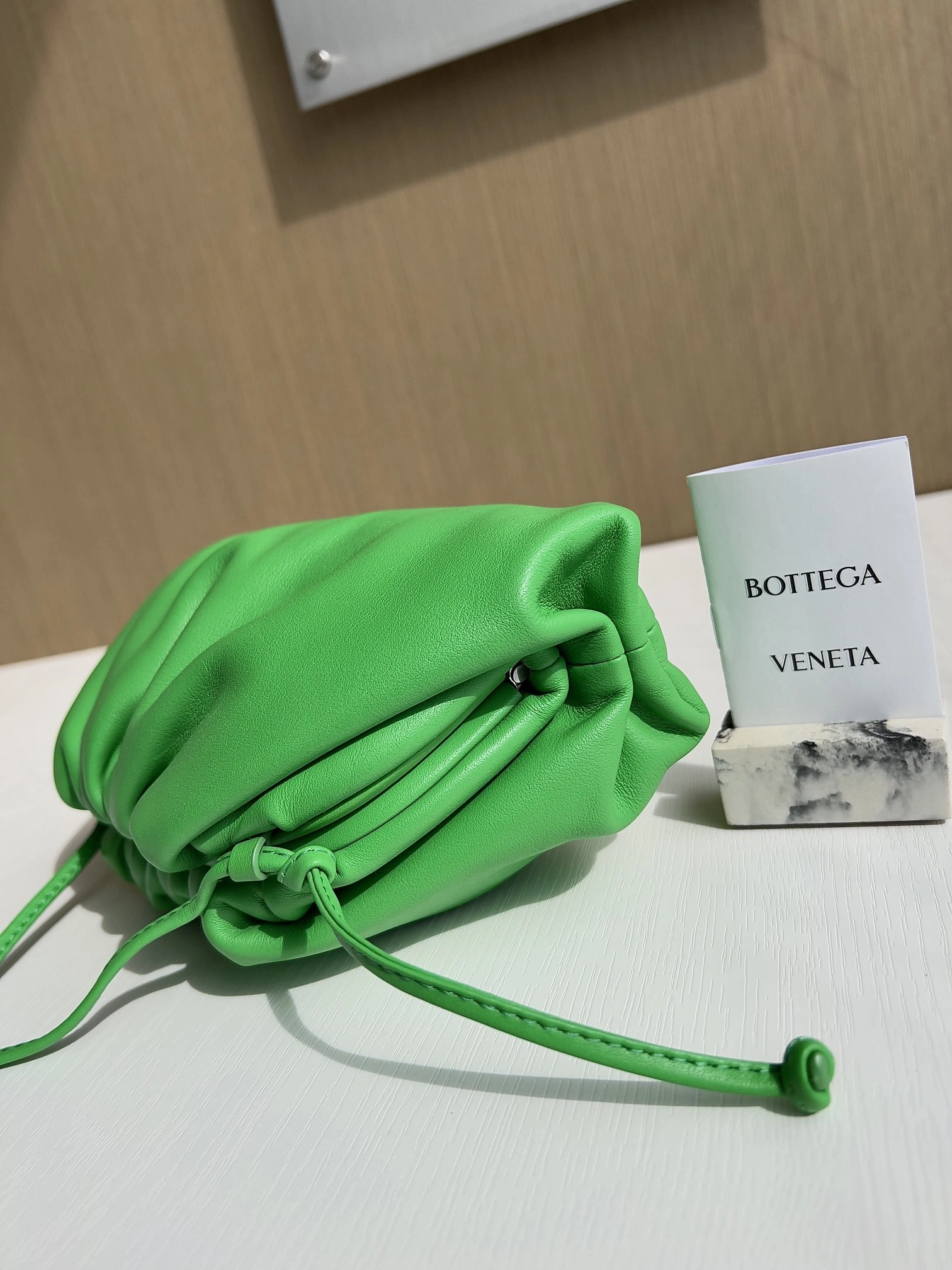 MOMO- 585852-VCP40-3724 item：C-B063G2019R