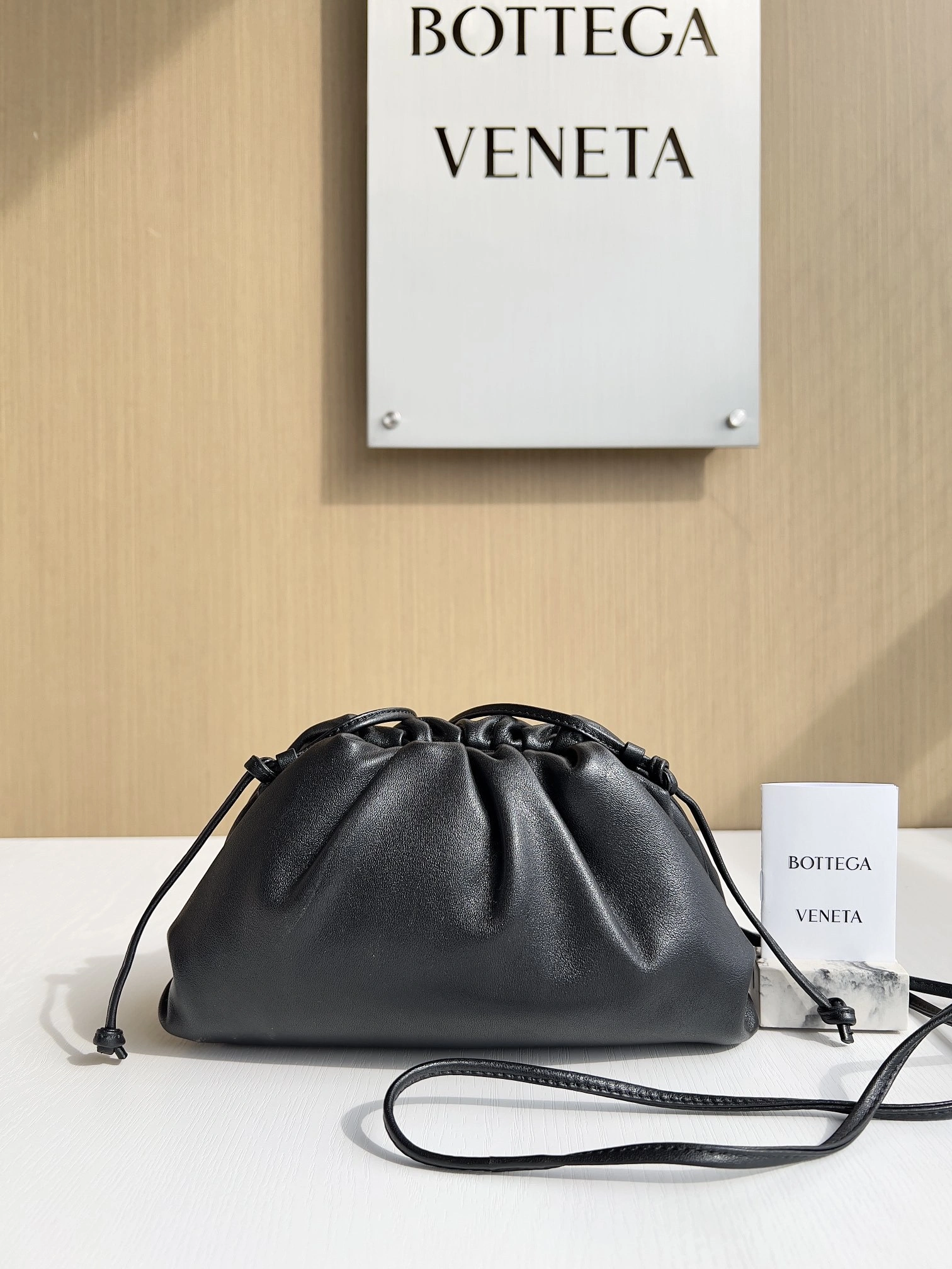 MOMO--585852VCP40-1229 item：C-B063G2016R