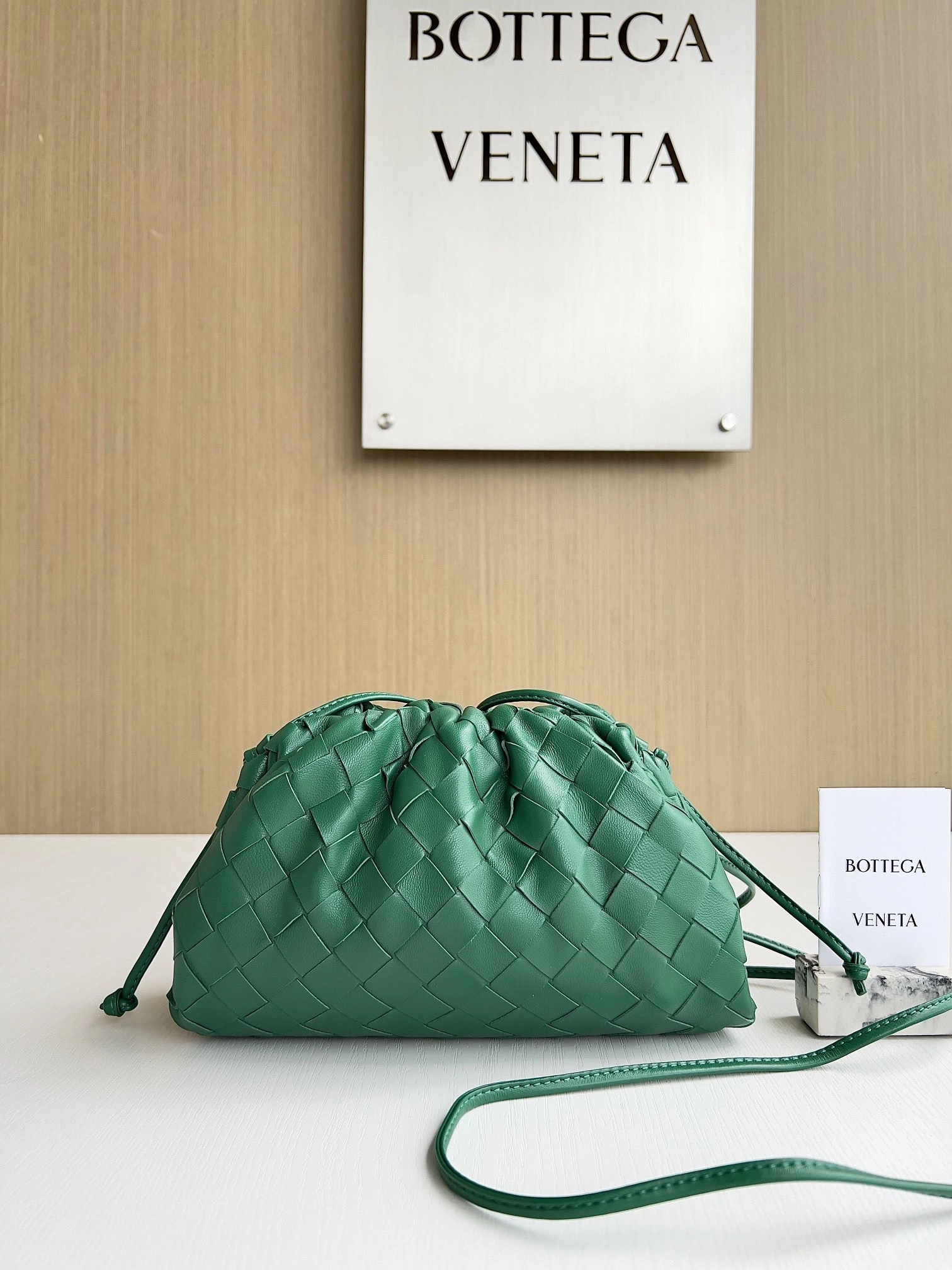 MOMO--585852VCPP13186 item：C-B063G2021R