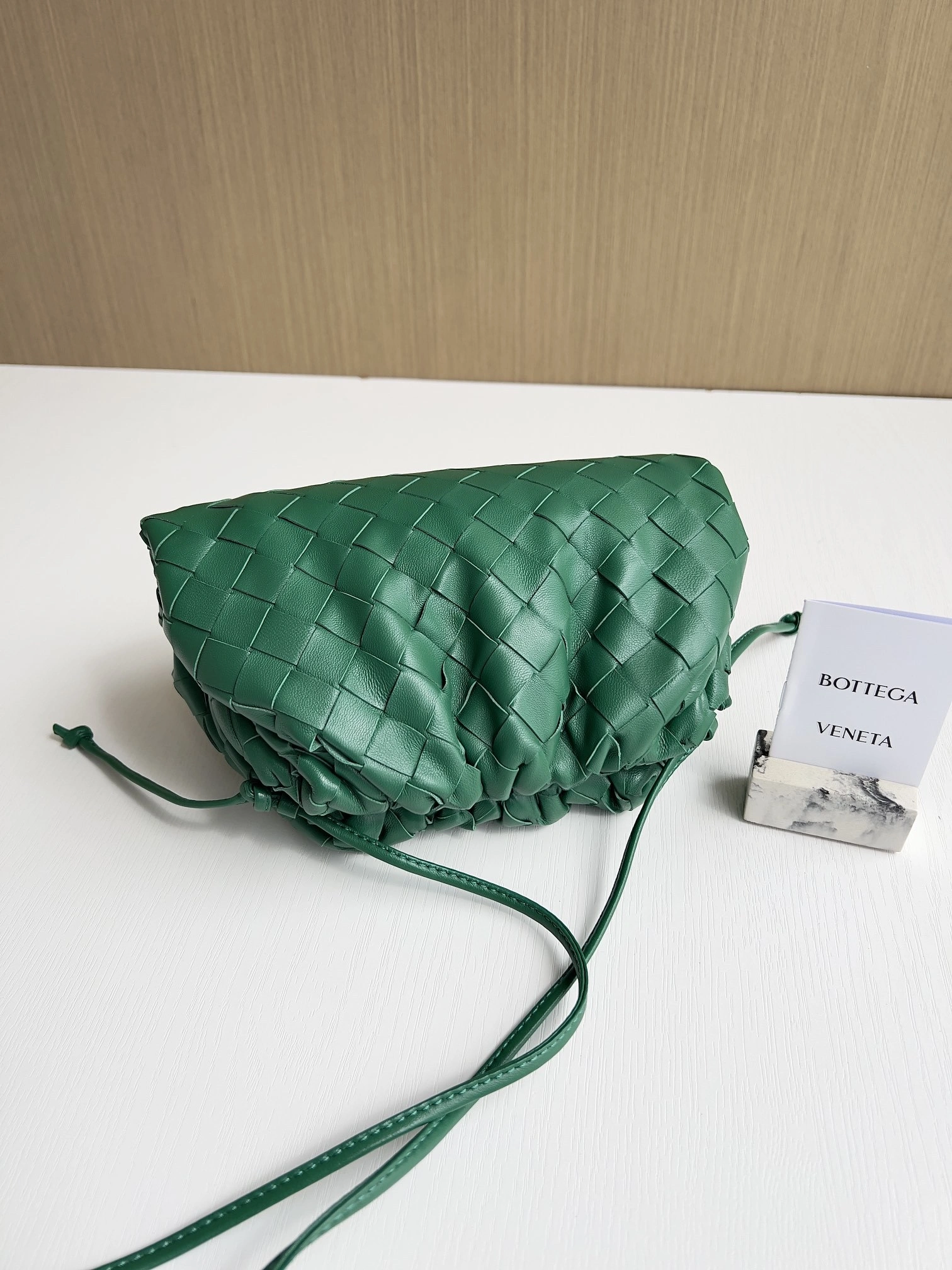 MOMO--585852VCPP13186 item：C-B063G2021R