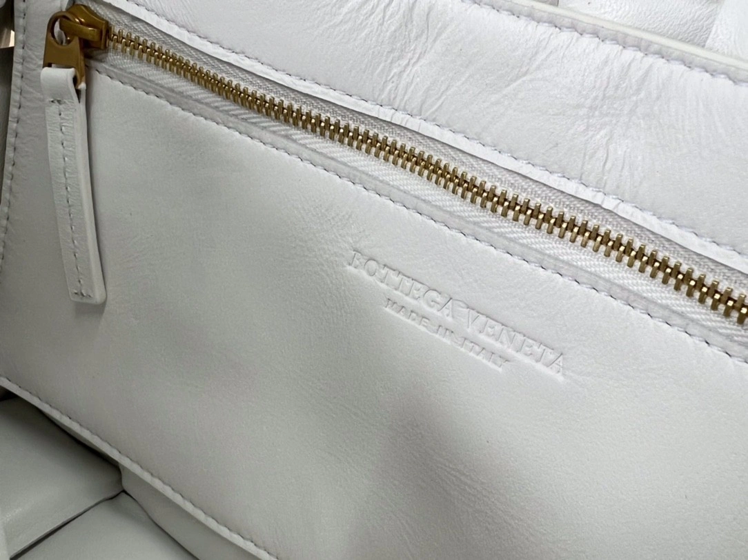 MOMO- 591970-VCQR1-9143 Cassette bag item : B-B063D1804