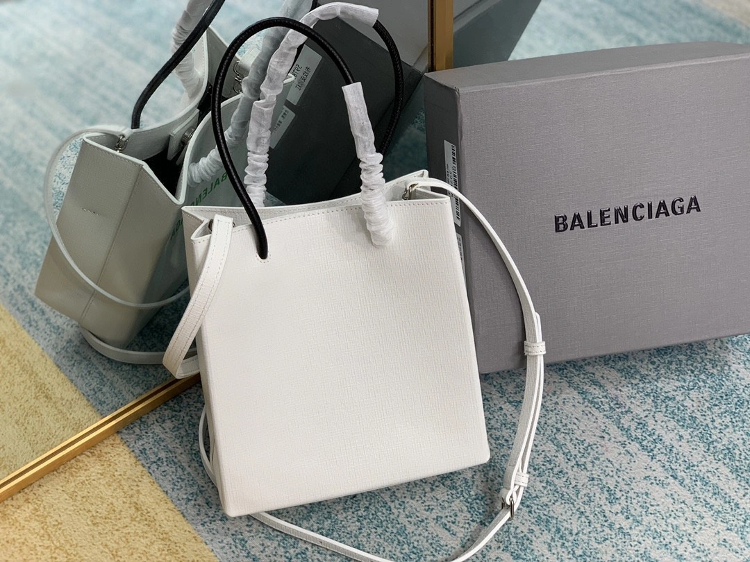 MOMO- 597858-0AI5N-9063 sheephide item : B-B063D1816
