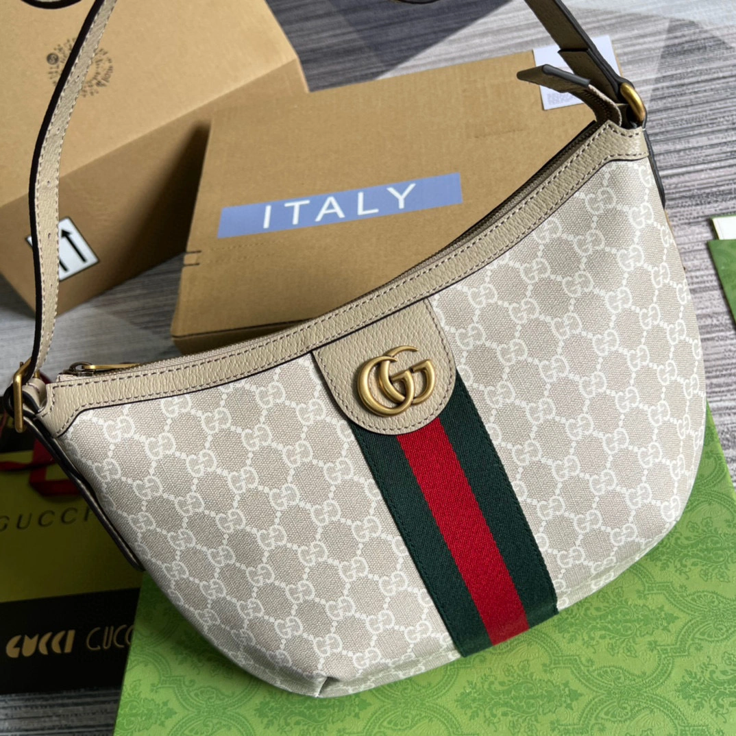 MOMO- 598125-UULAT-9682 2022 item：B-B000E2024C