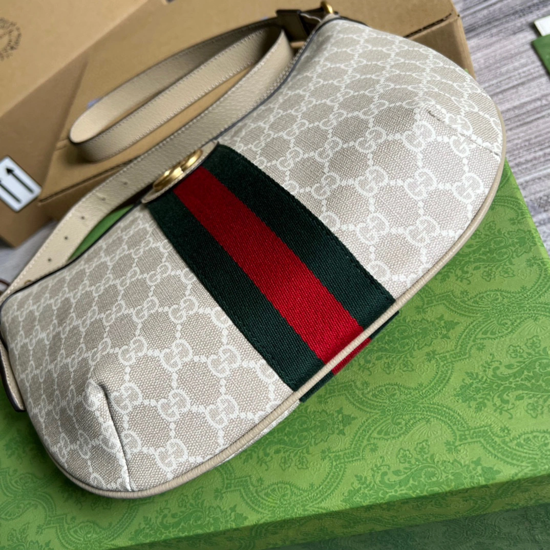 MOMO- 598125-UULAT-9682 2022 item：B-B000E2024C