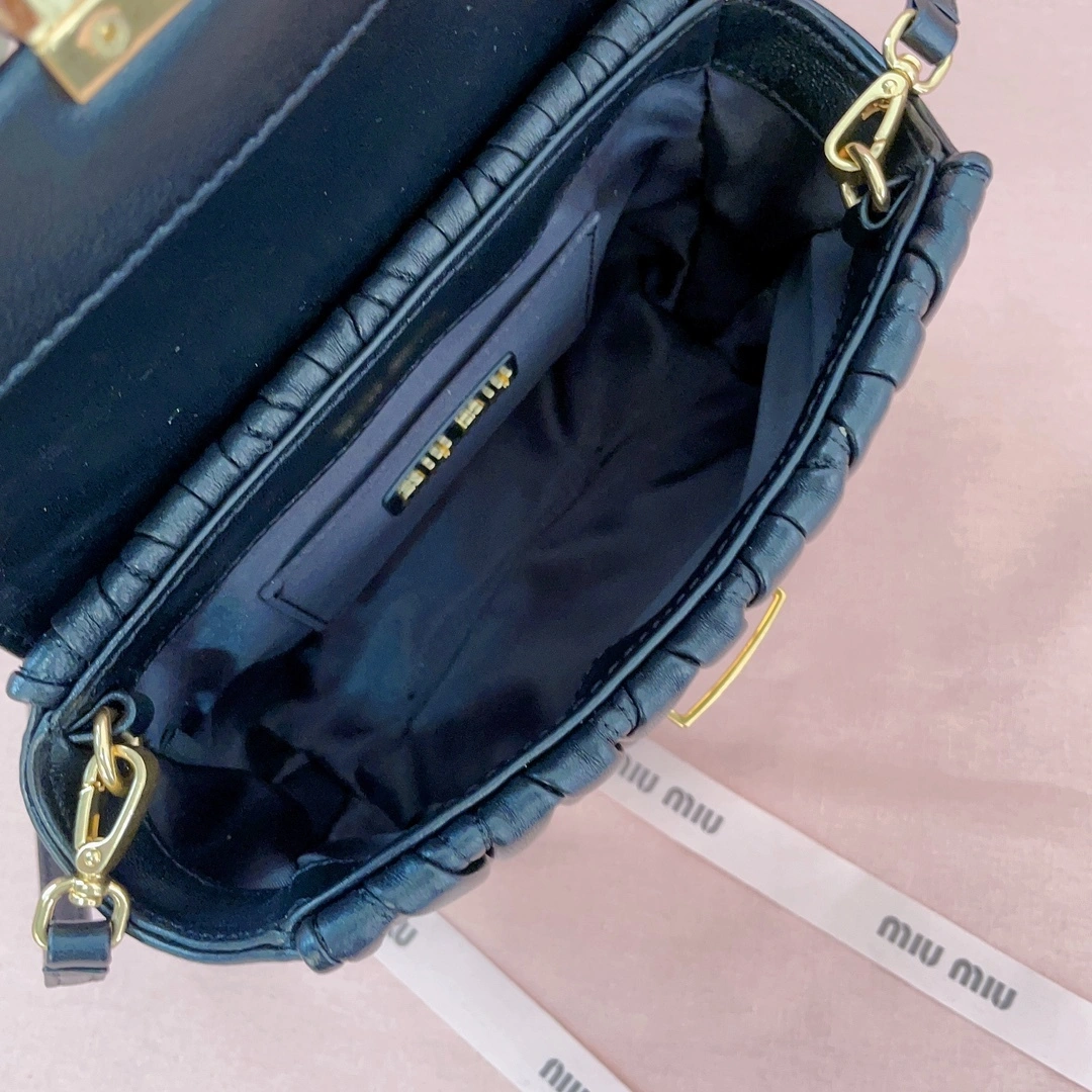 MOMO- 5BP083-N88-F0002 item:D-B063A0433S