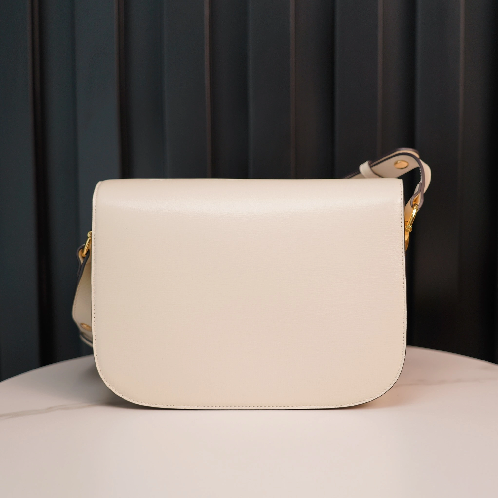MOMO--‎602204 1DB0G 9022 602204-1DB0G-9022 high quality version item：C-B461H1653Q