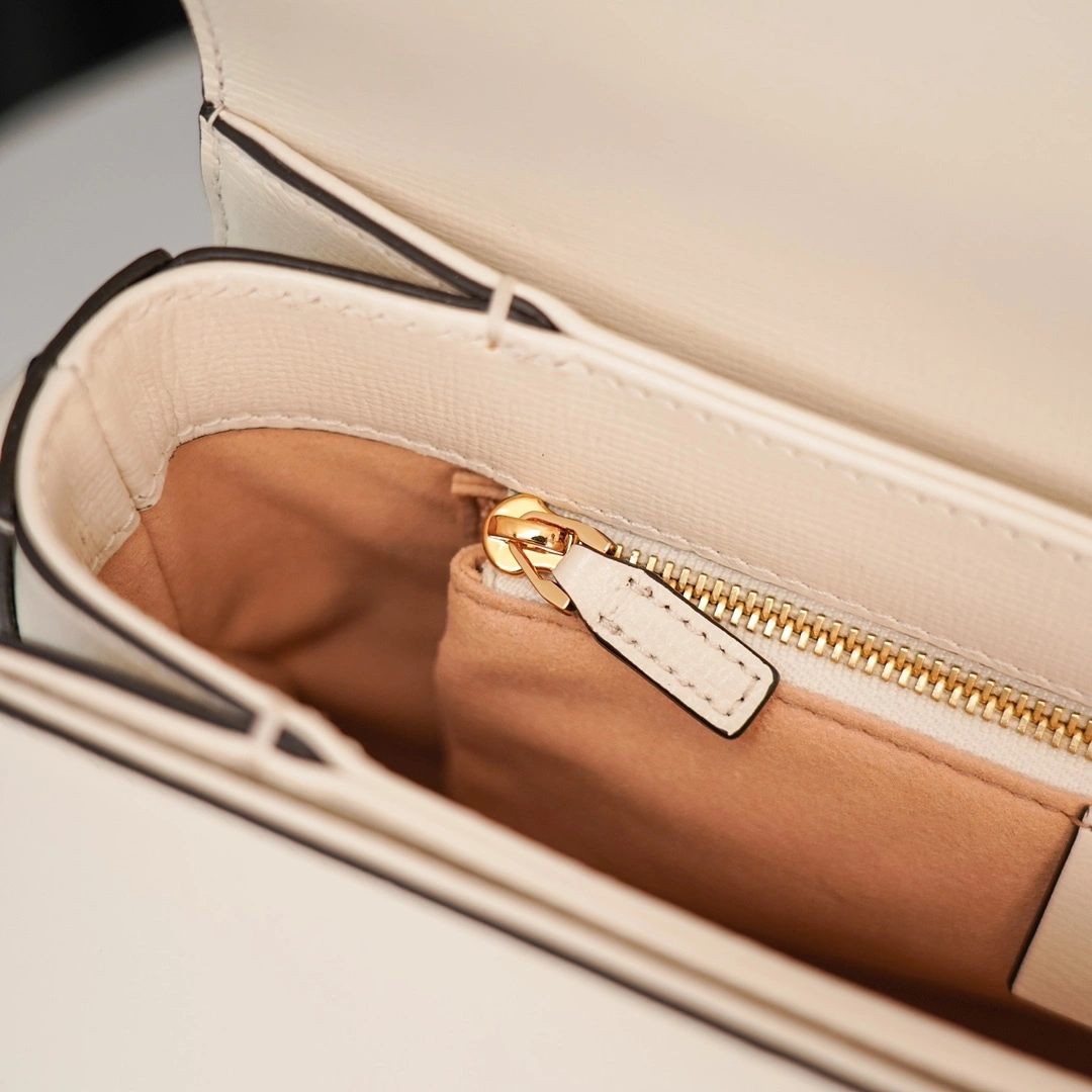 MOMO--‎602204 1DB0G 9022 602204-1DB0G-9022 high quality version item：C-B461H1653Q