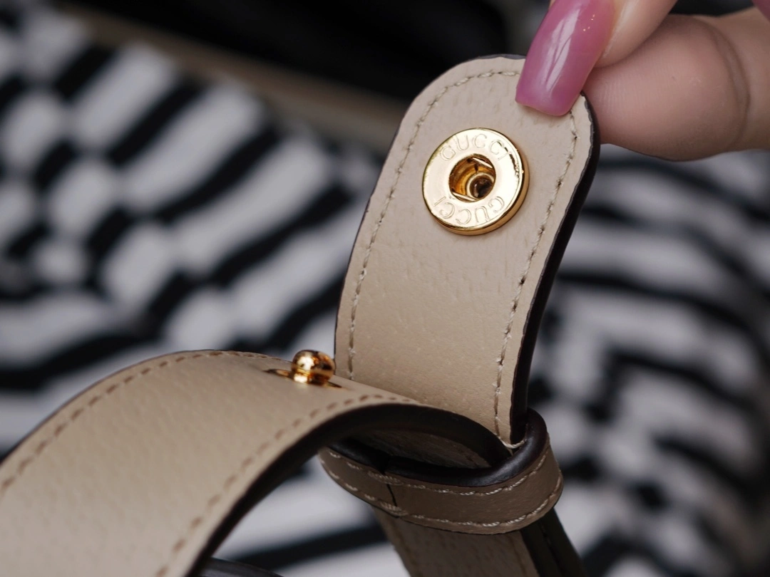 MOMO- 602204-UULBG-9683 high quality version item：C-B461H1660Q