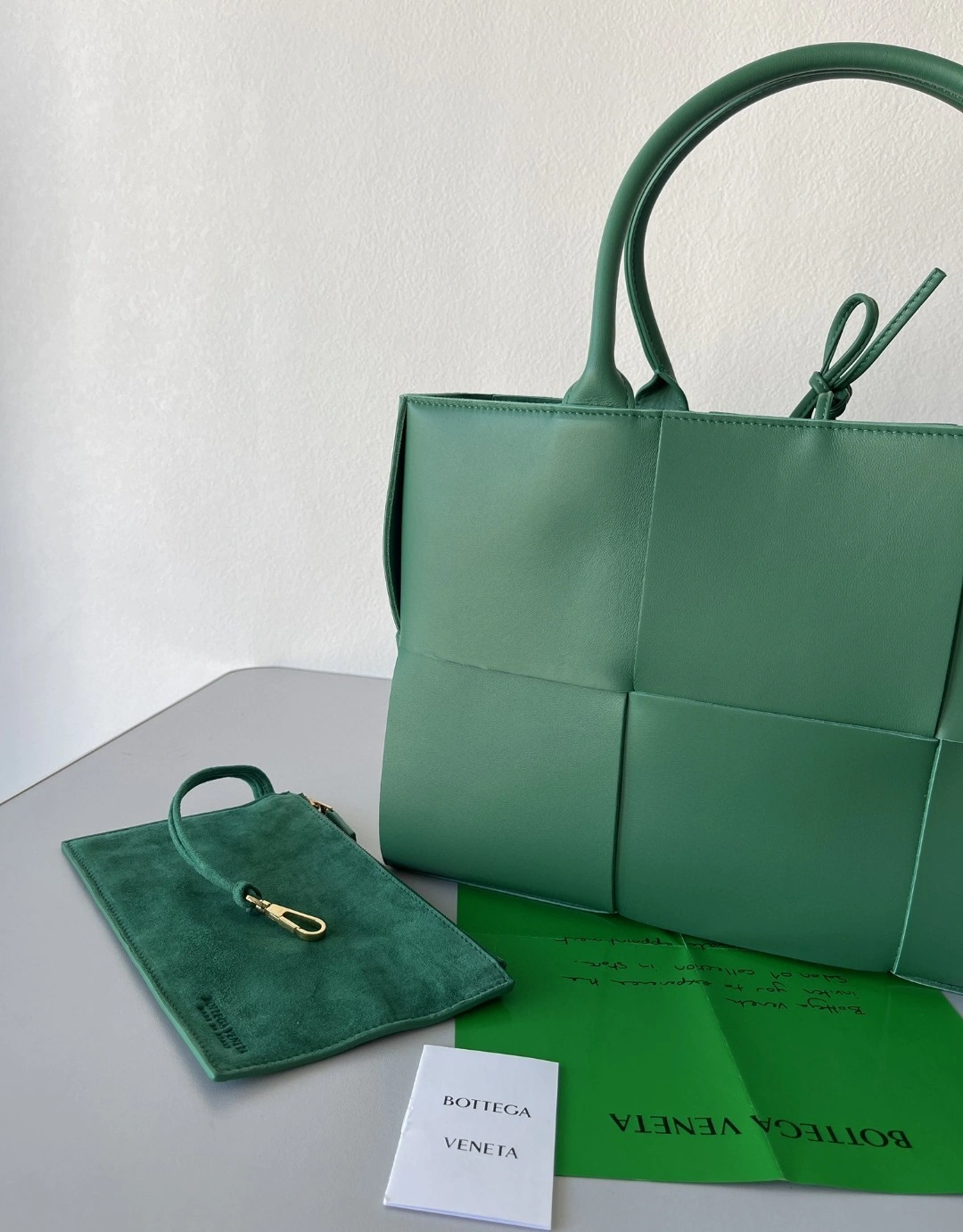 MOMO- 609175 Lambskin Intreccio tote item : B-B138C1214