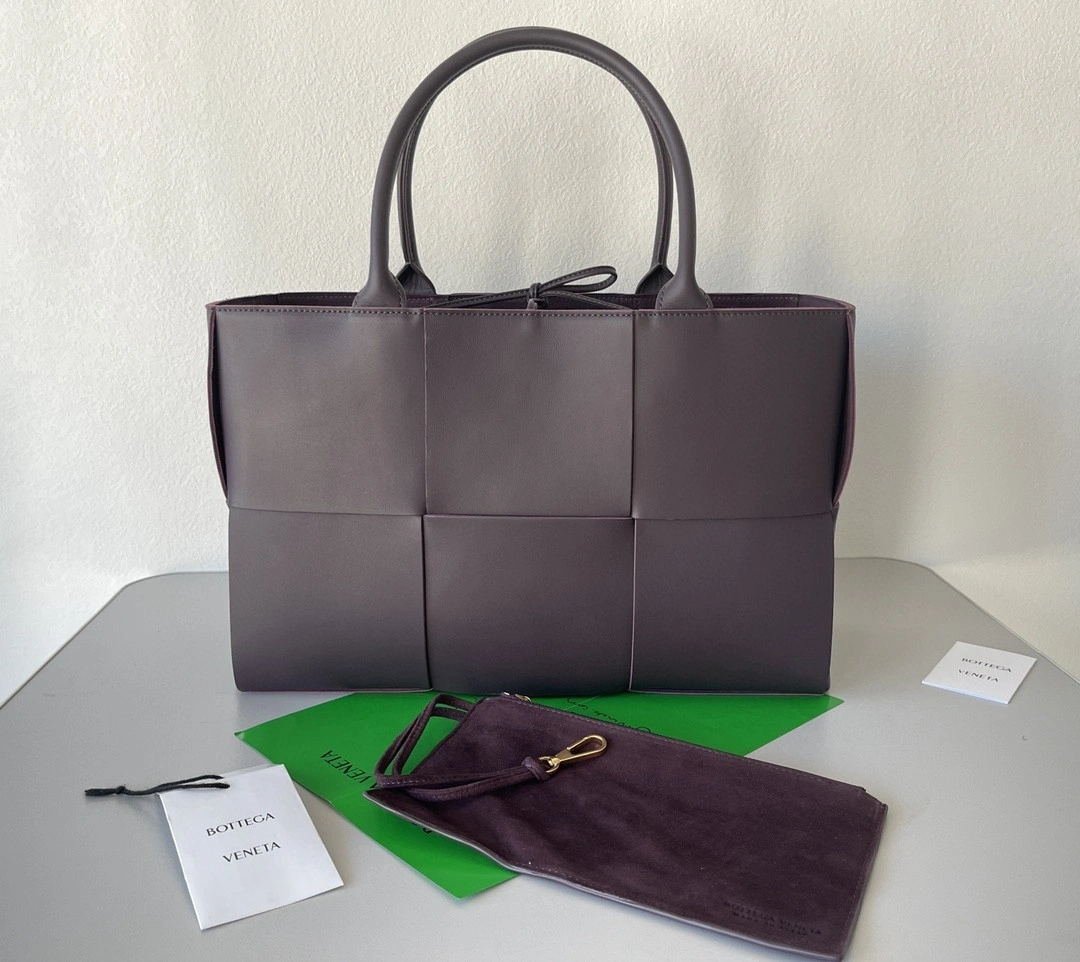 MOMO- 609175 Lambskin Intreccio tote item : B-B138C1215