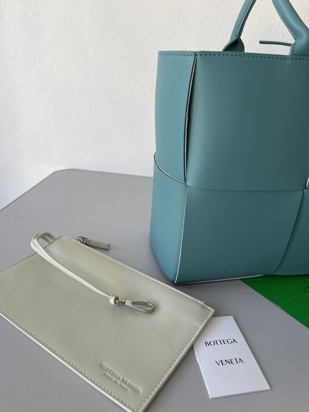 MOMO- 609175 Lambskin Intreccio tote item : B-B138C1216