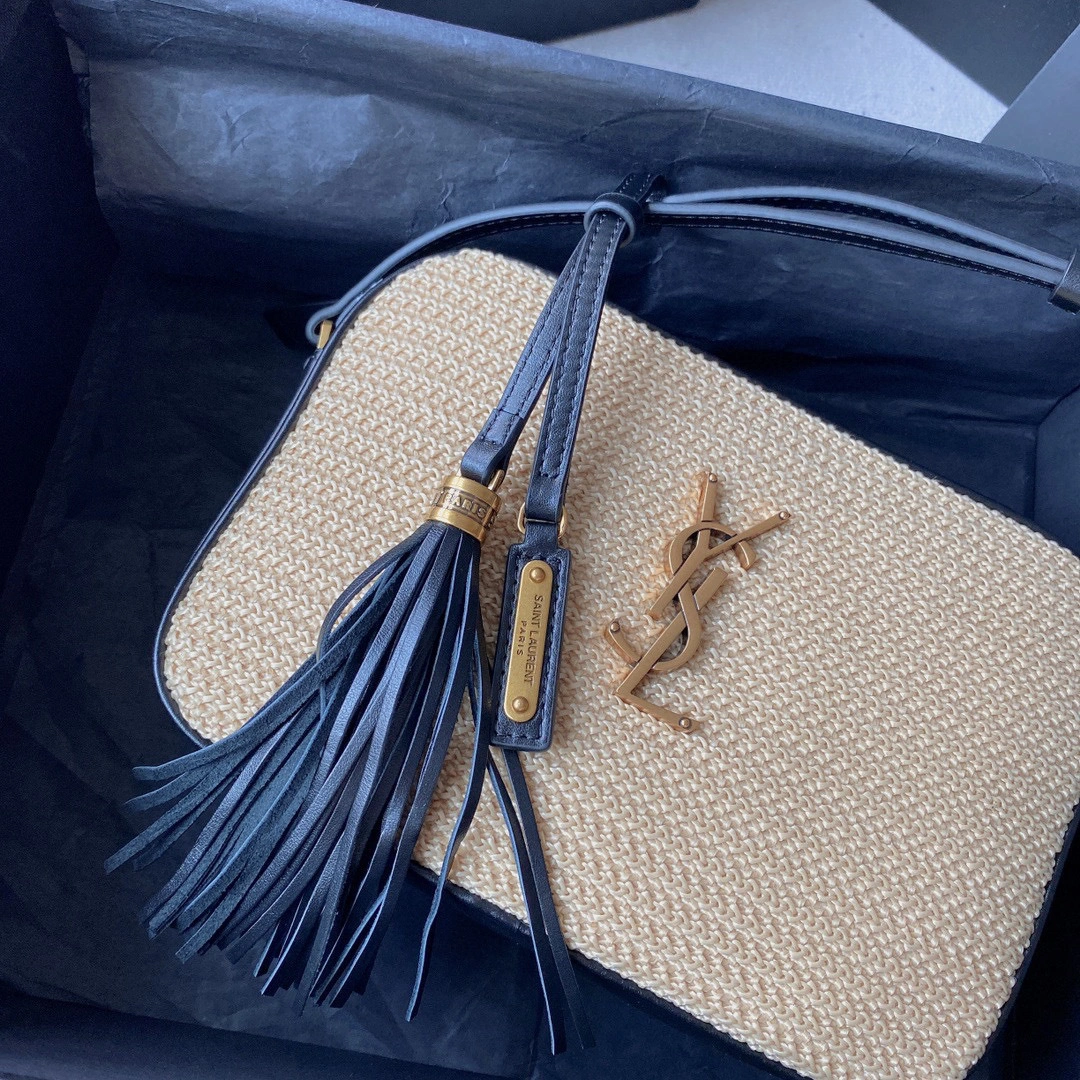 MOMO- 6125429OB6W2074 cowhide item：B-B597G0907C