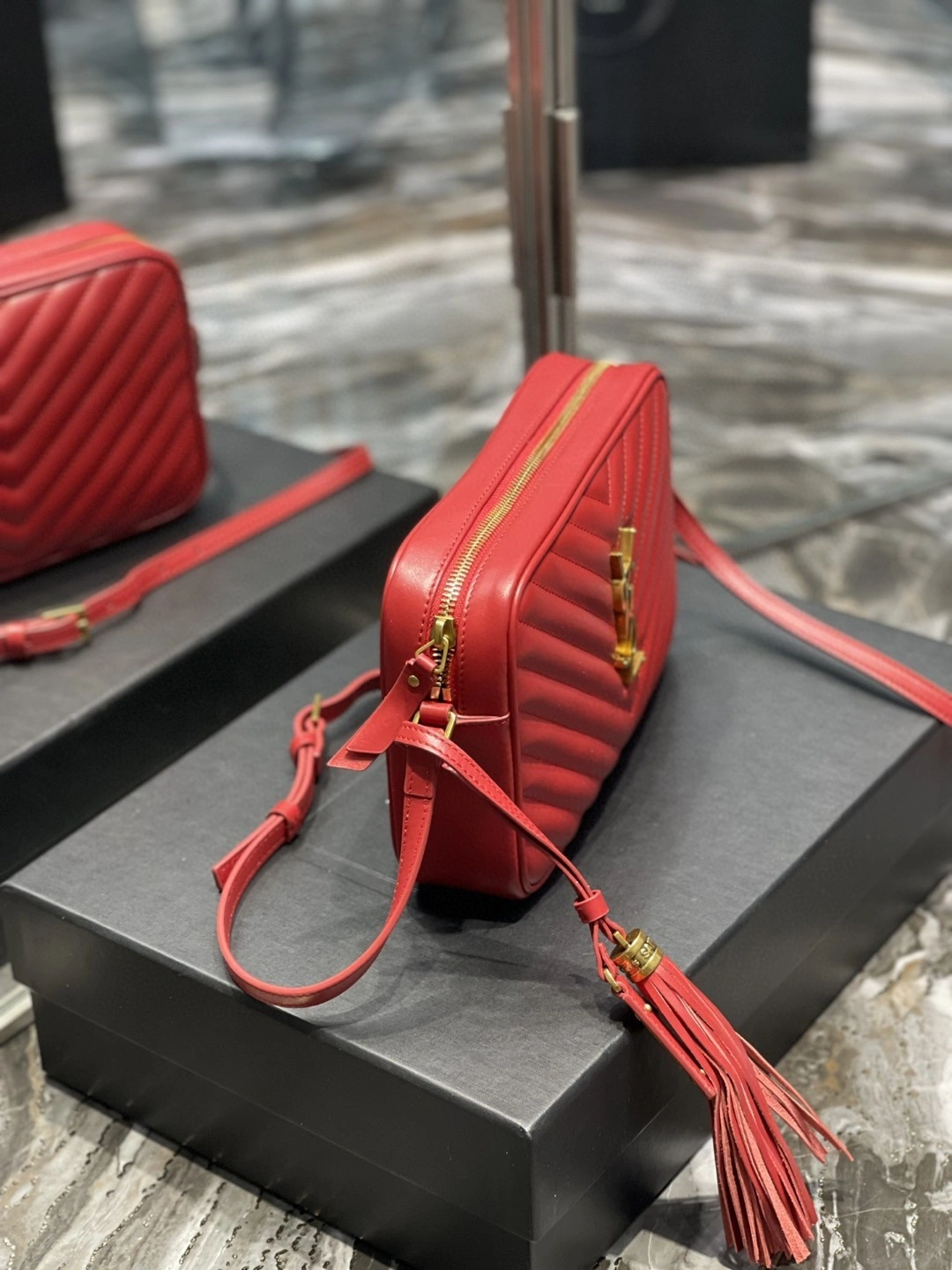 MOMO- 612544-DV707-6805 Calfskin item : B-B597E1742W