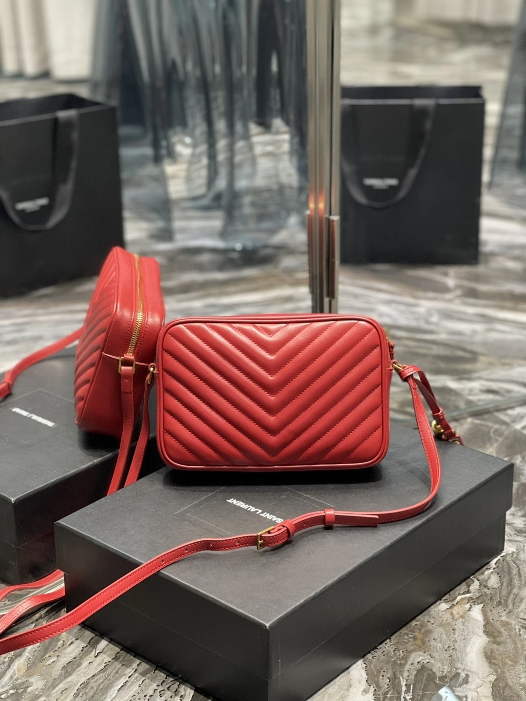 MOMO- 612544-DV707-6805 Calfskin item : B-B597E1742W