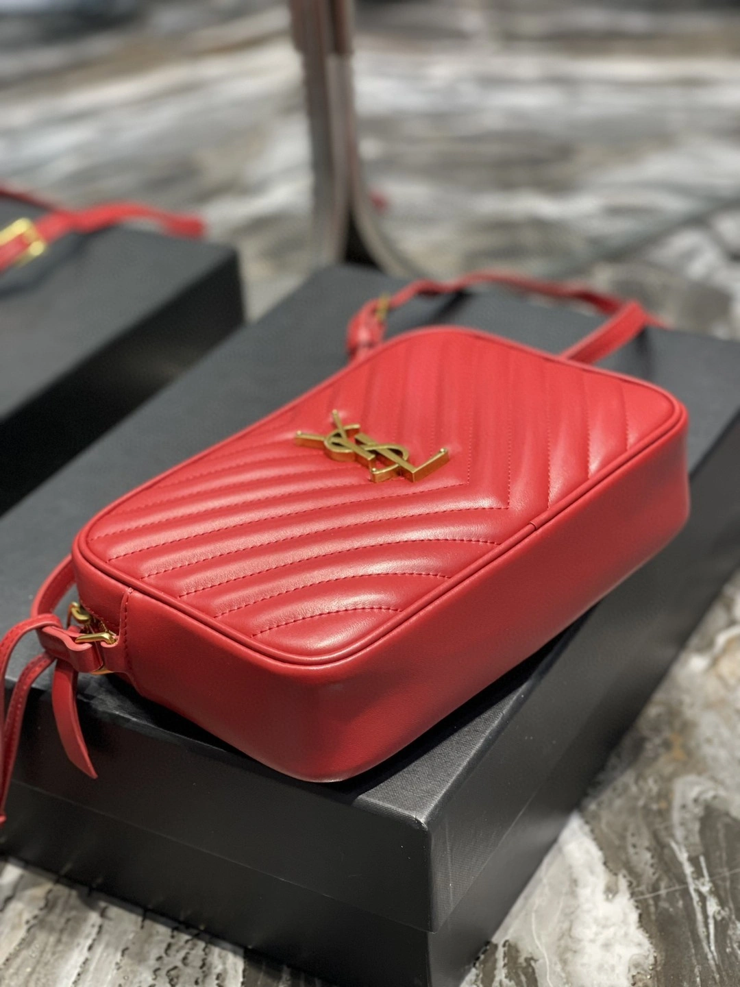 MOMO- 612544-DV707-6805 Calfskin item : B-B597E1742W