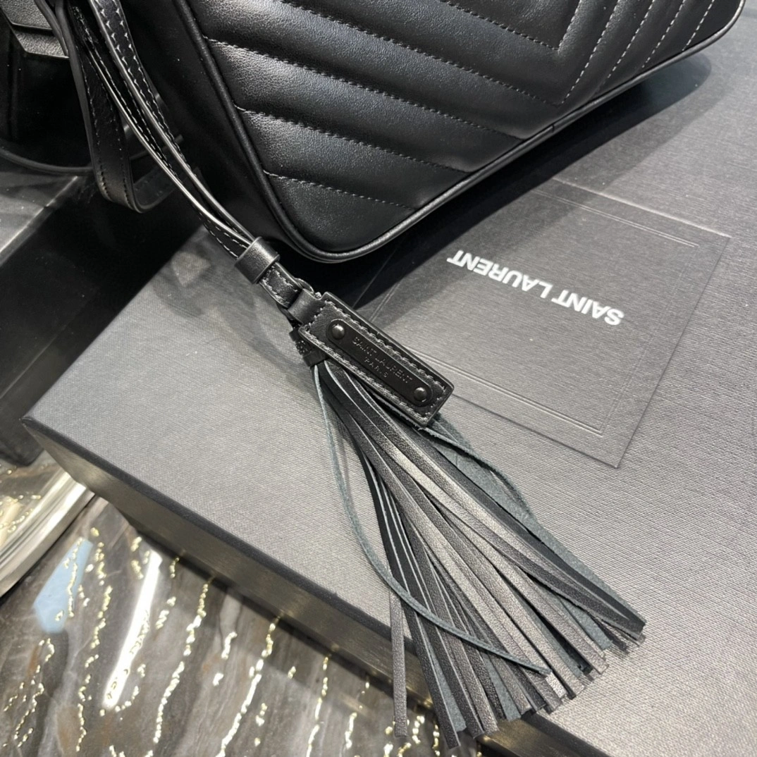 MOMO- 612544DV7041000 Calfskin item : B-B597E1722W