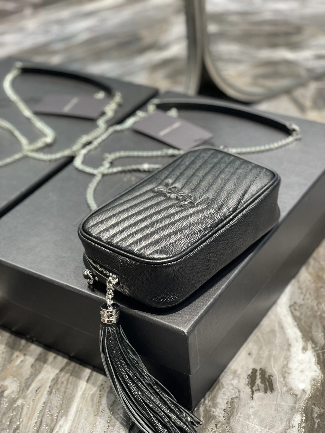 MOMO- 6125791GF019207 cowhide item : B-B597E1421W