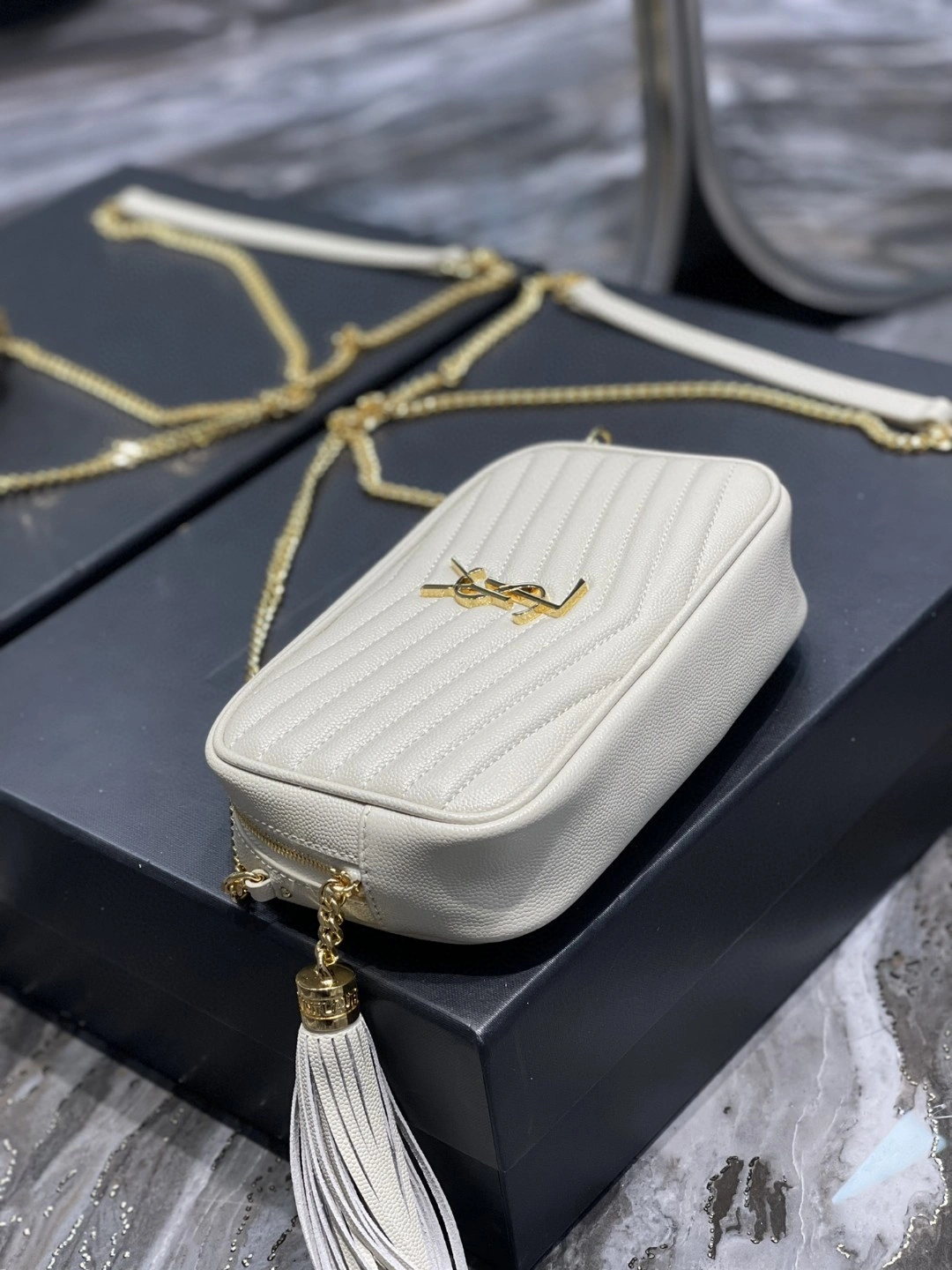&MOMO- 6125791GF019207 cowhide item : B-B597E1441W