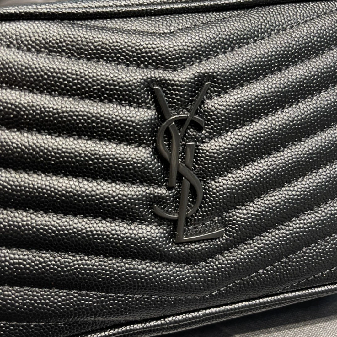 MOMO- 6125791GF081000 cowhide item : B-B597E1741W