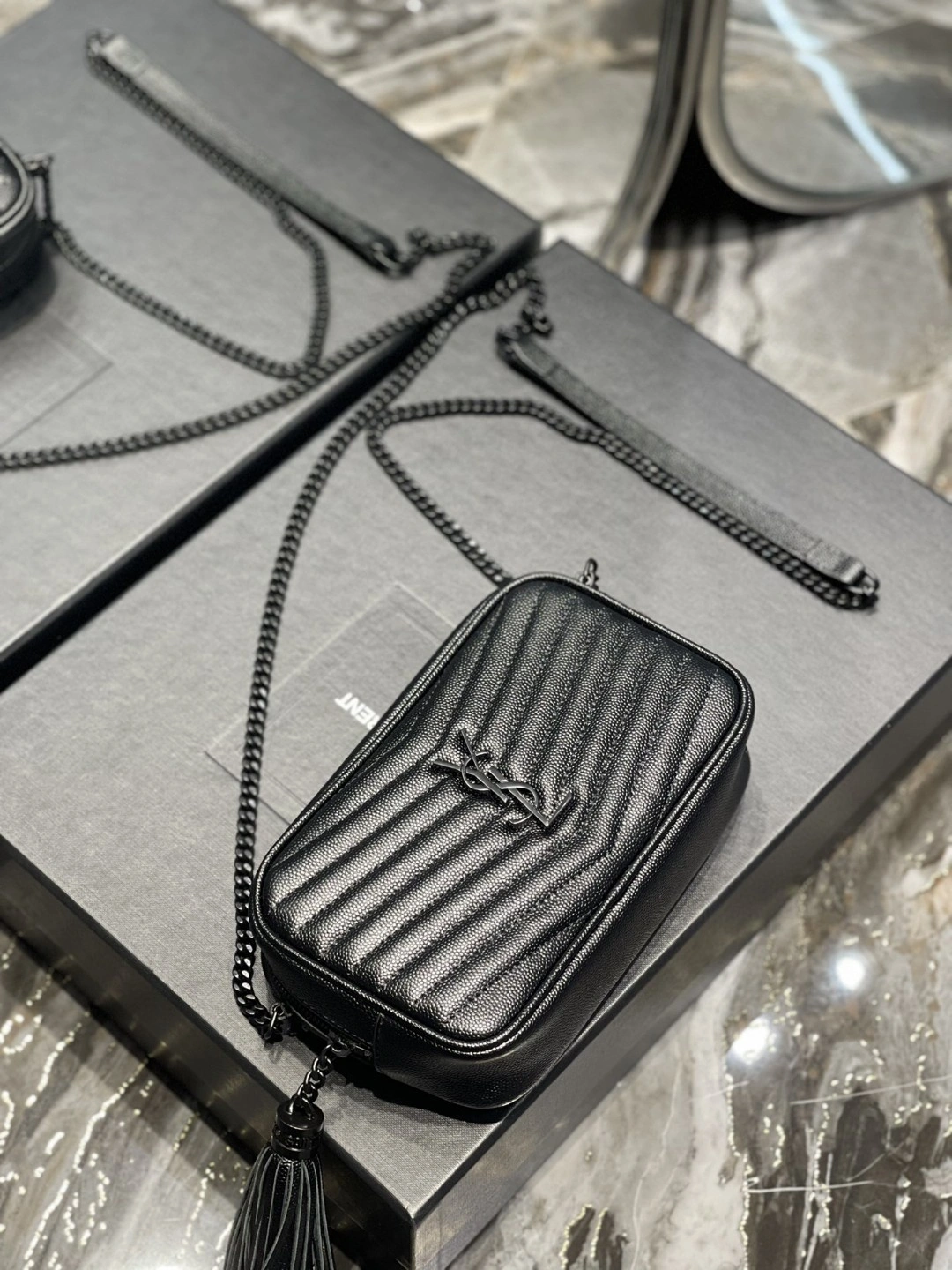 MOMO- 6125791GF081000 cowhide item : B-B597E1741W