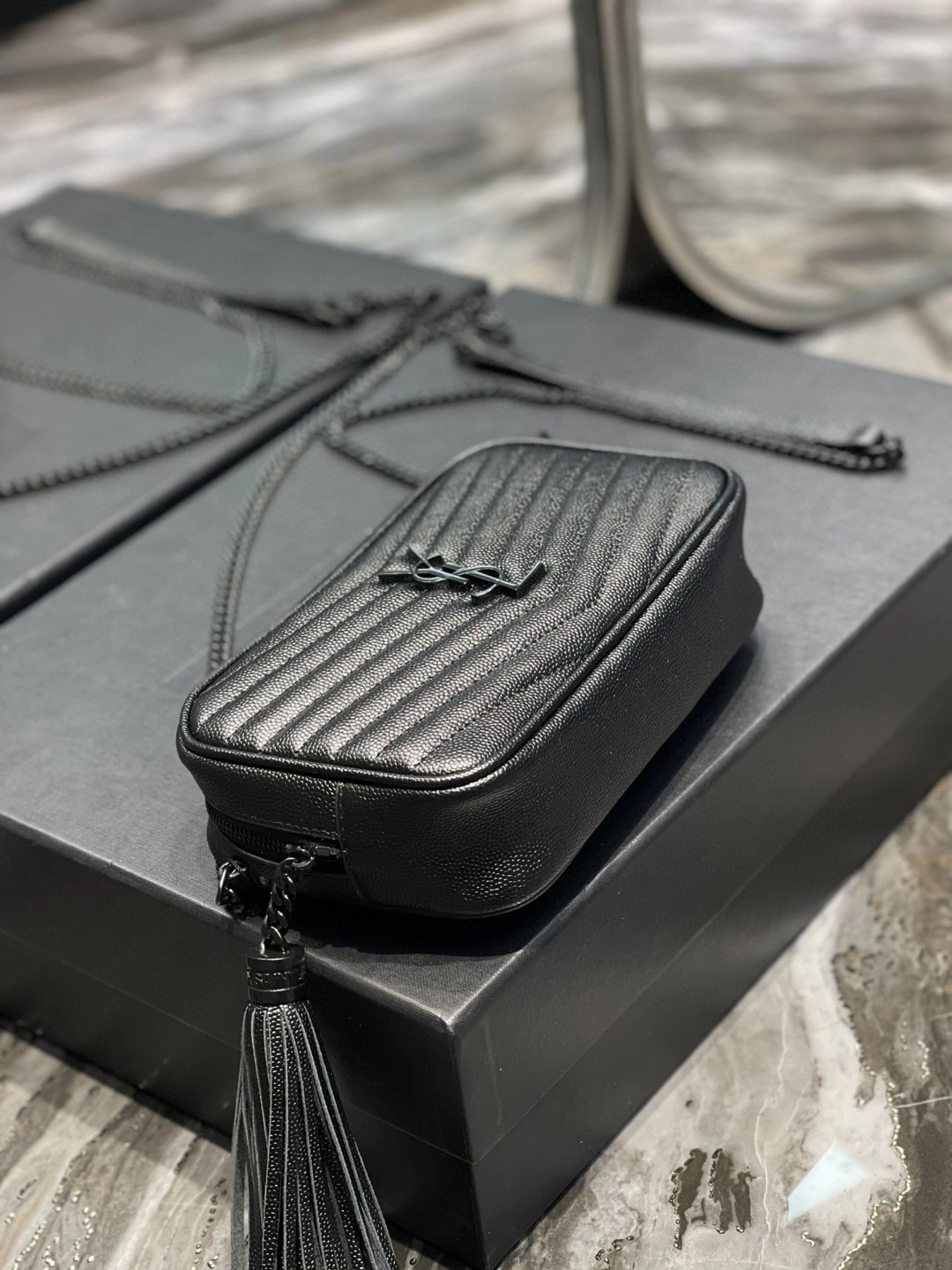 MOMO- 6125791GF081000 cowhide item : B-B597E1741W