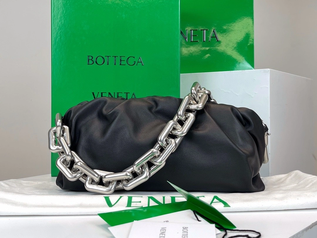 MOMO- 620230 The Chain Pouch item : B-B125C1220